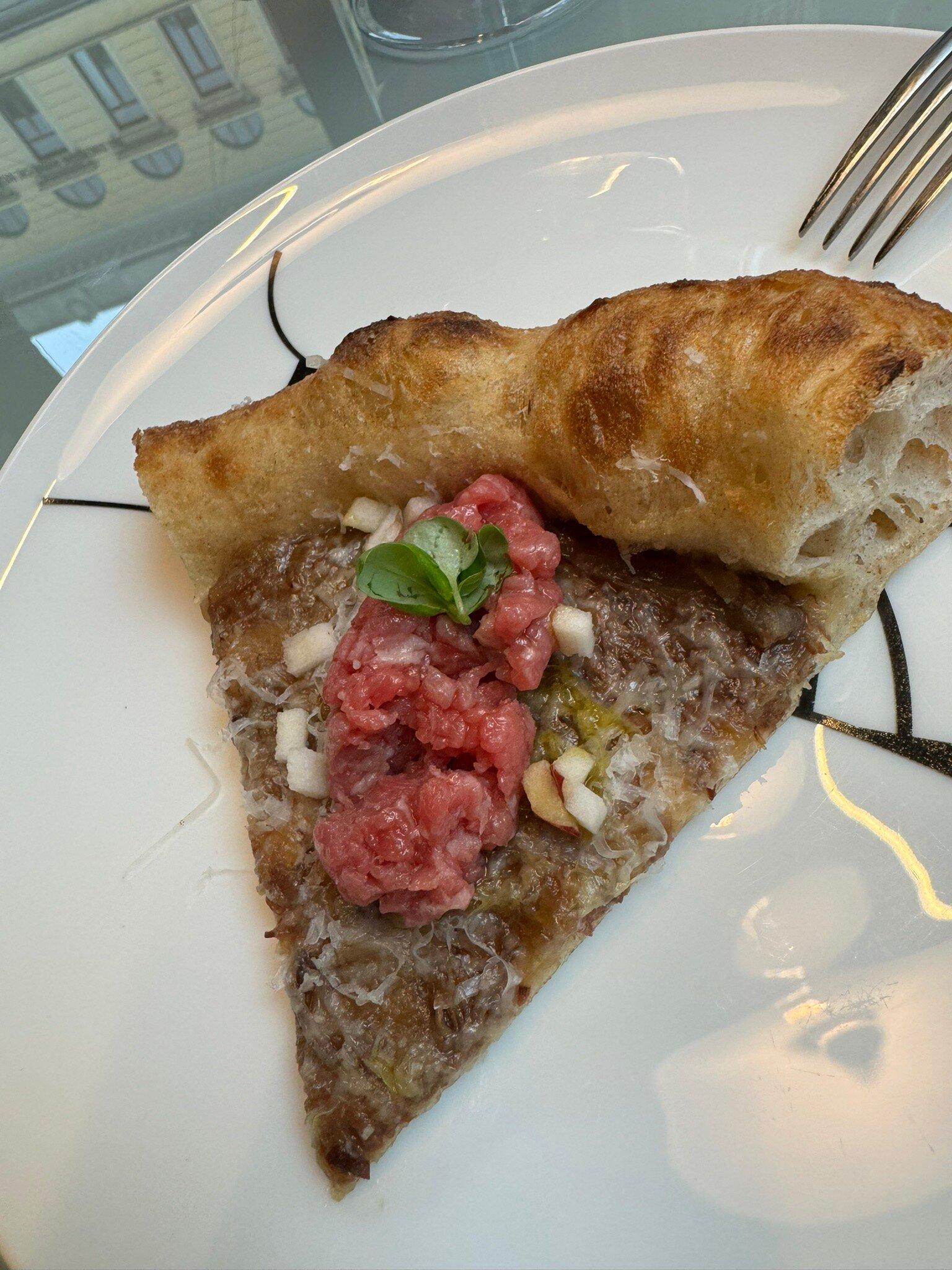 CONFINE - PIZZA E CANTINA