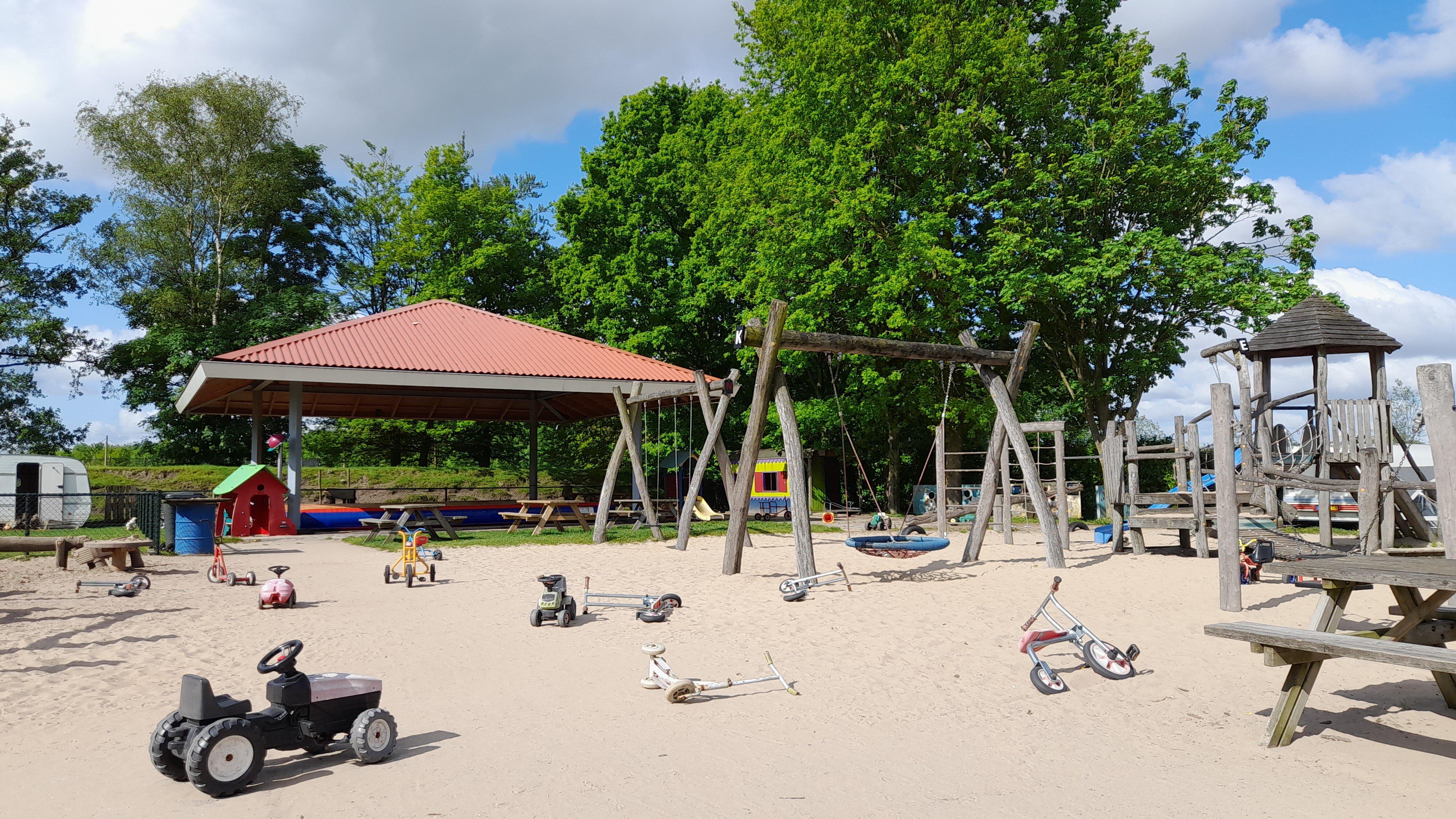 Recreatieboerderij En Boerderijwinkel Johan En Caroline