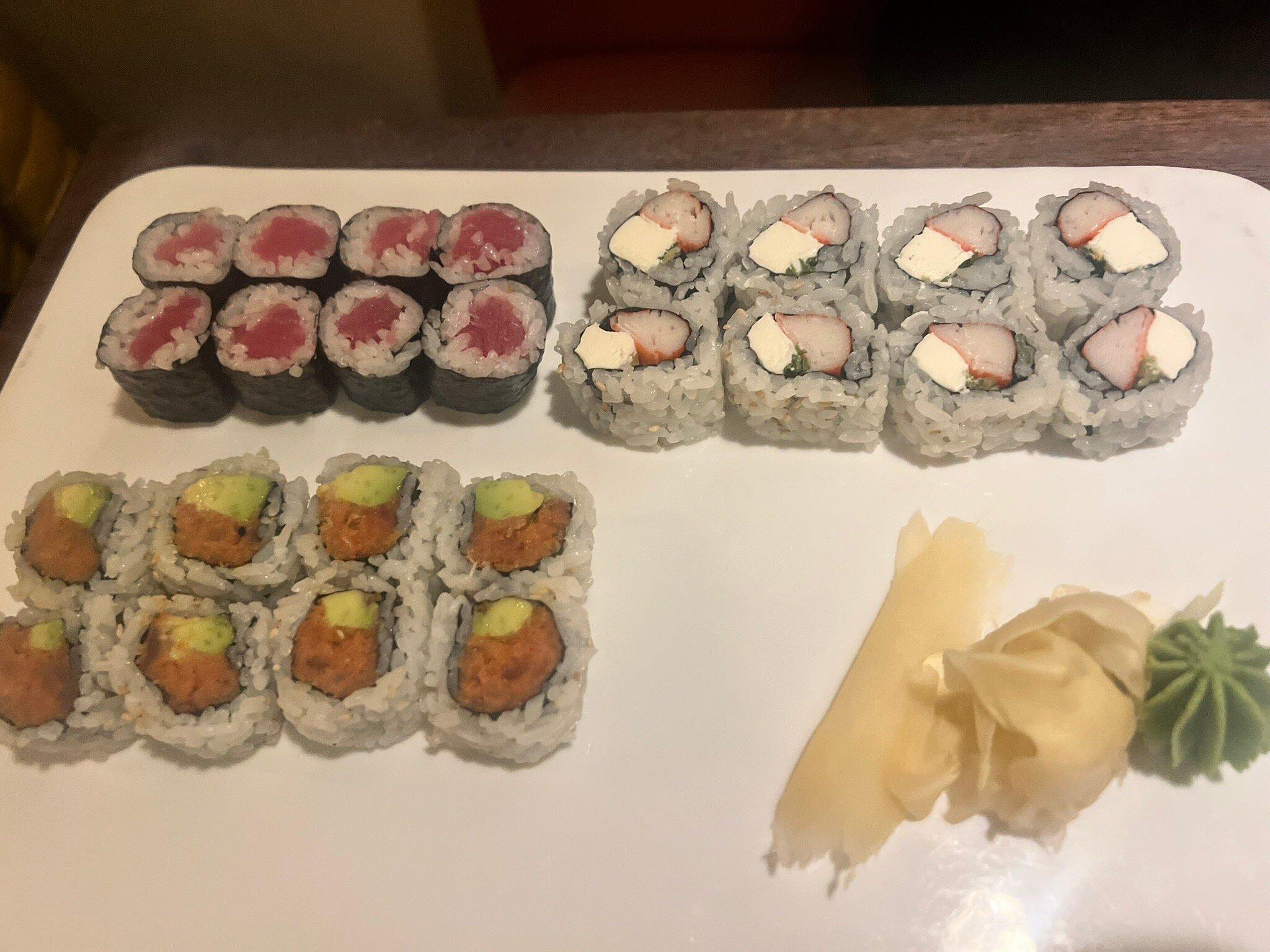 Nikki's Gourmet and Sushi