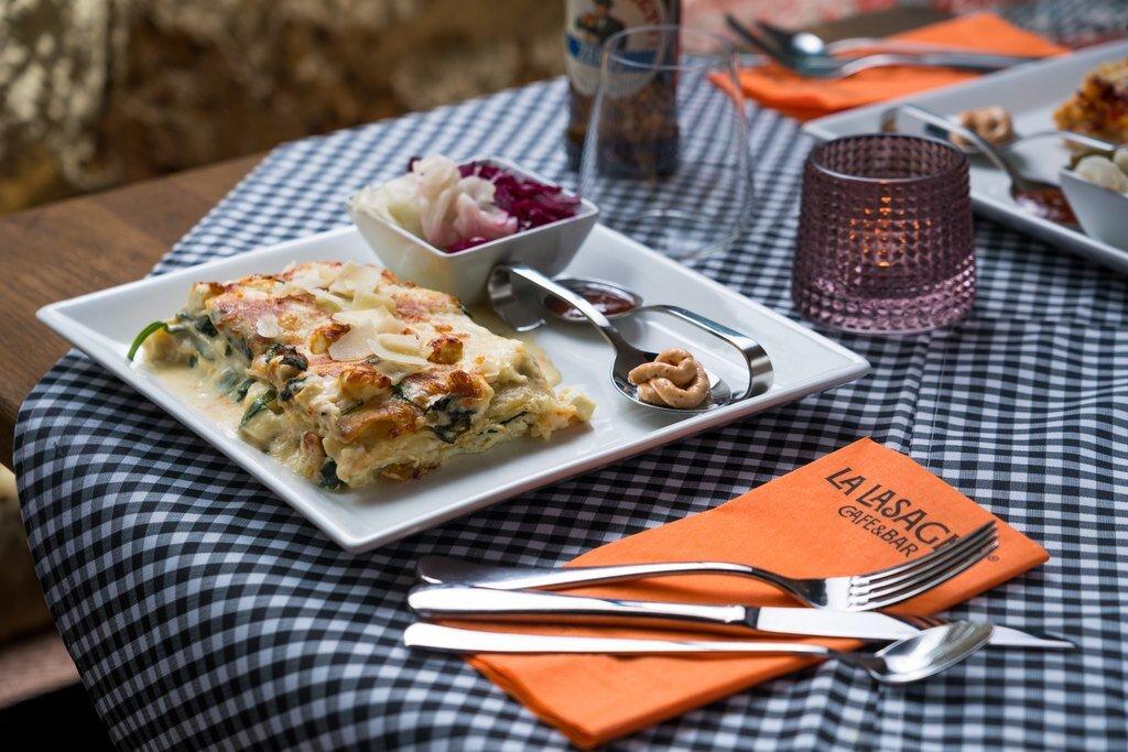 La Lasagna Cafe & Bar