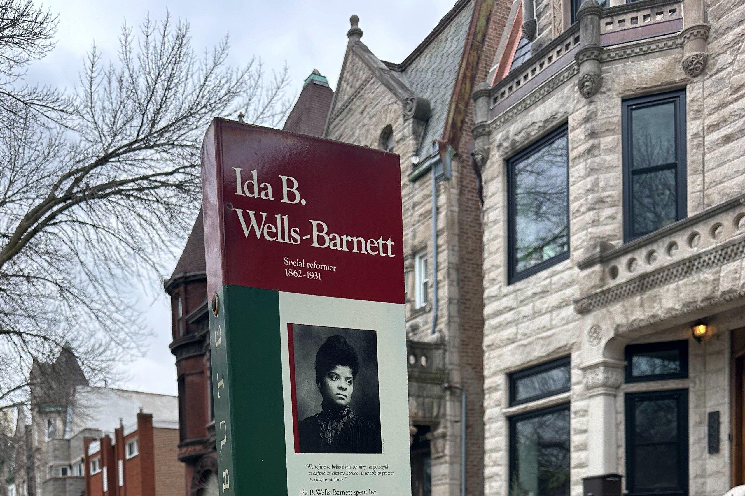 Chicago's Black American historical bus tour