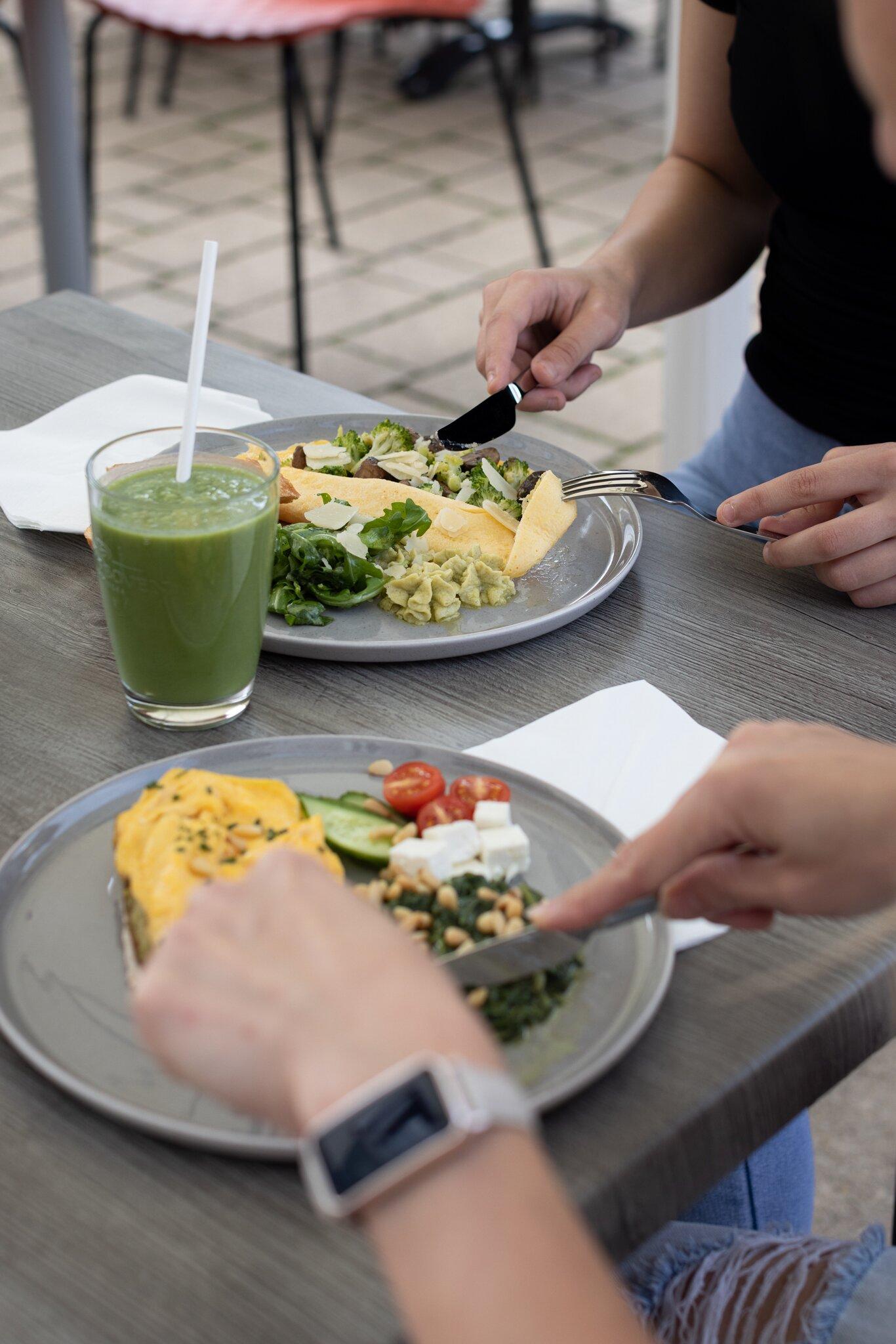 Nuriya´s Cafe & More