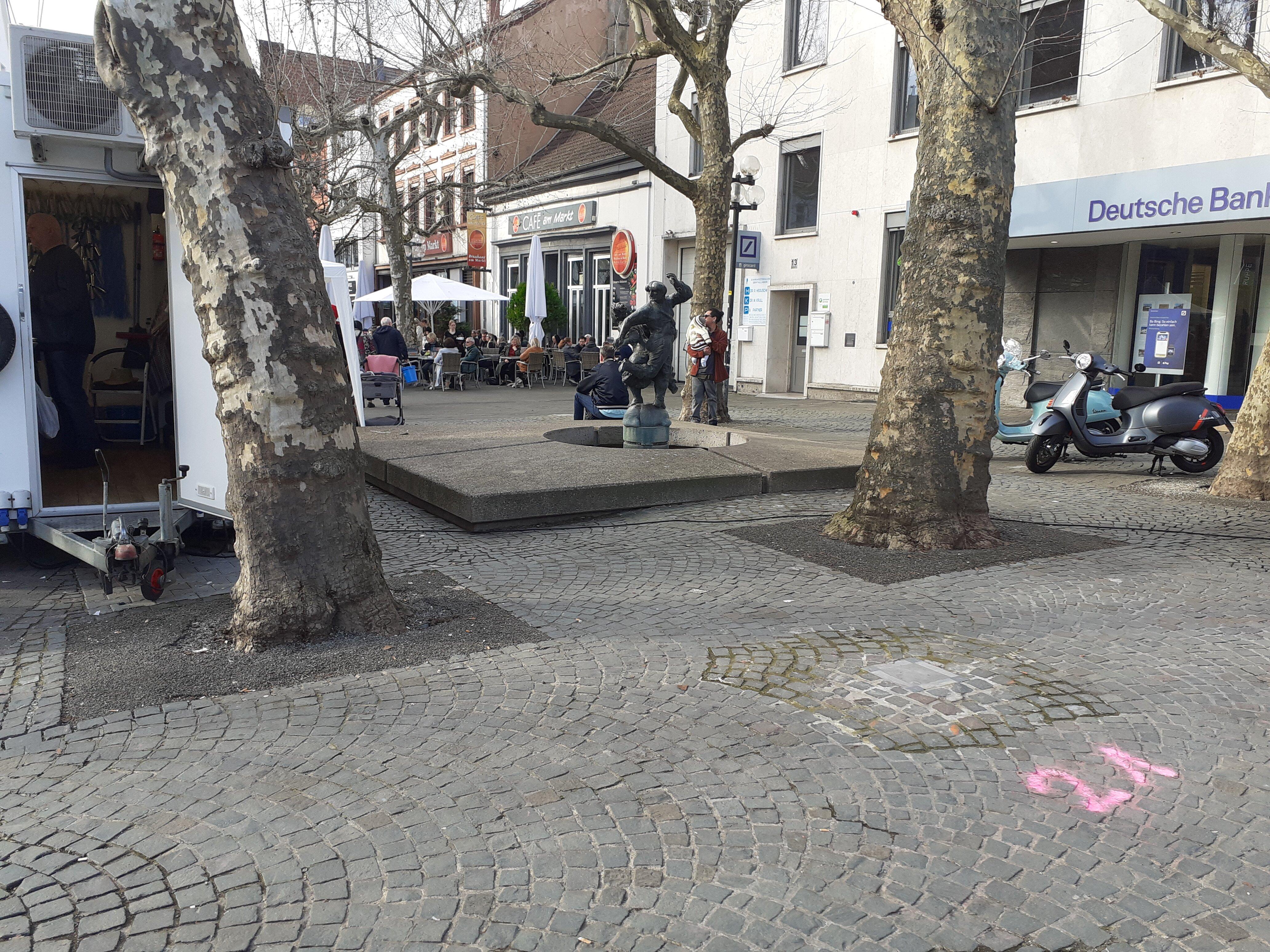 Statue Tanzendes Brautpaar