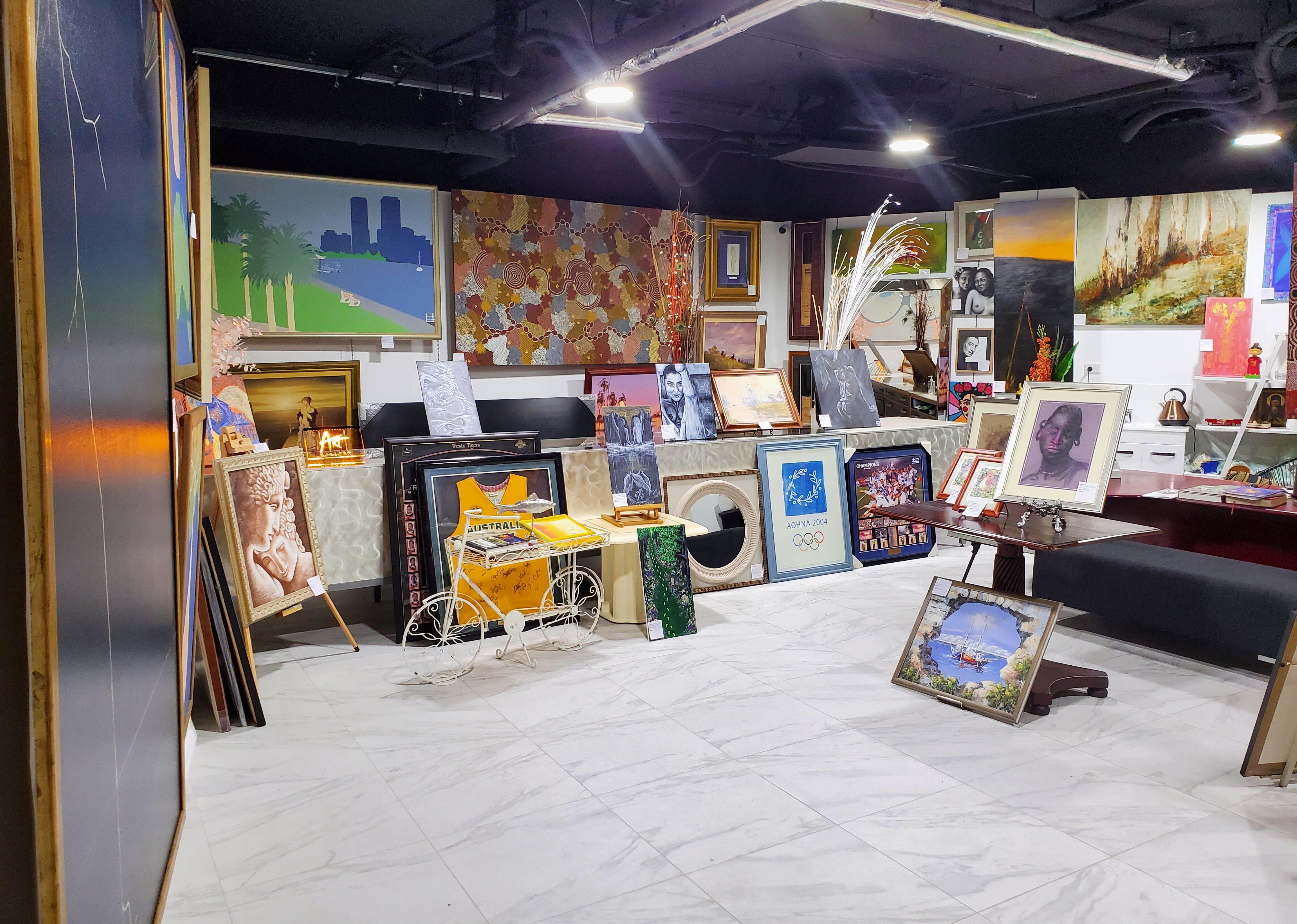 Surfers International Art Gallery