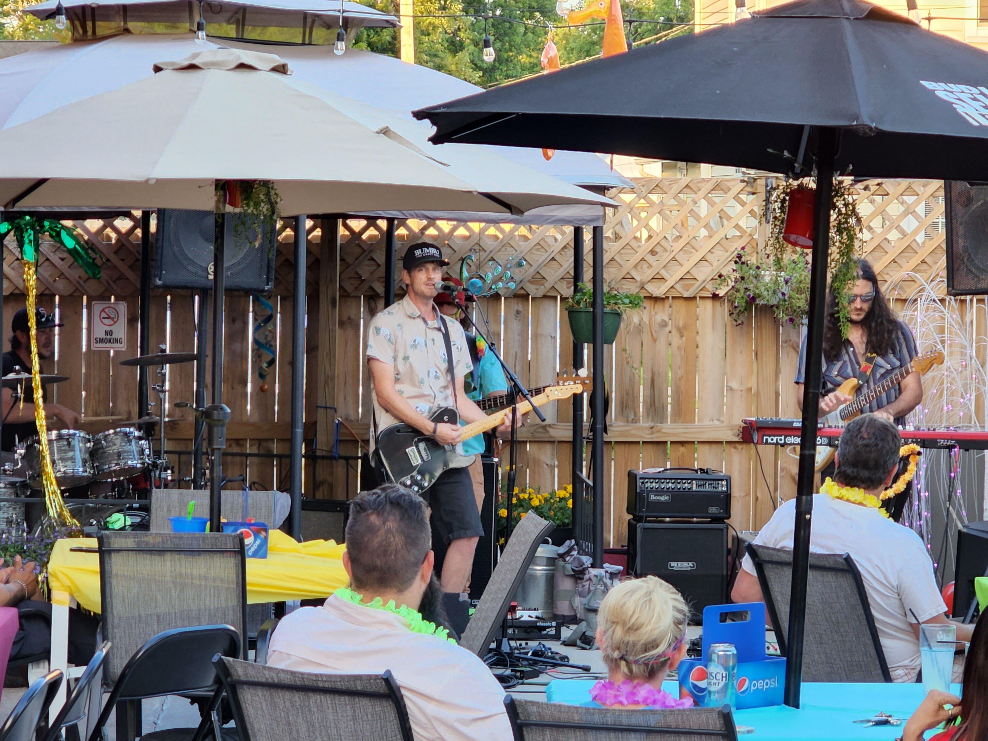 Hook's Pub & Grill