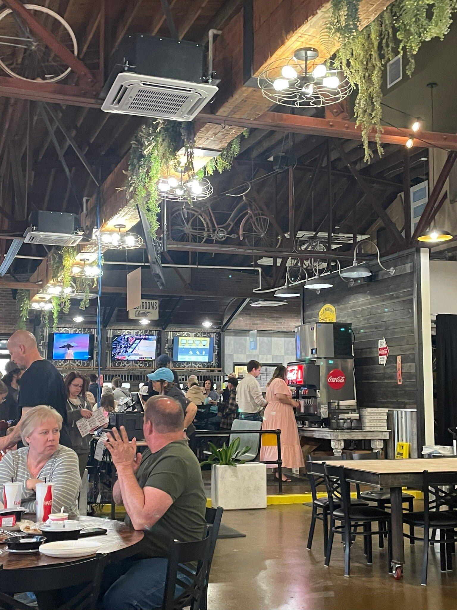 The Hub Brick Oven & Brewery