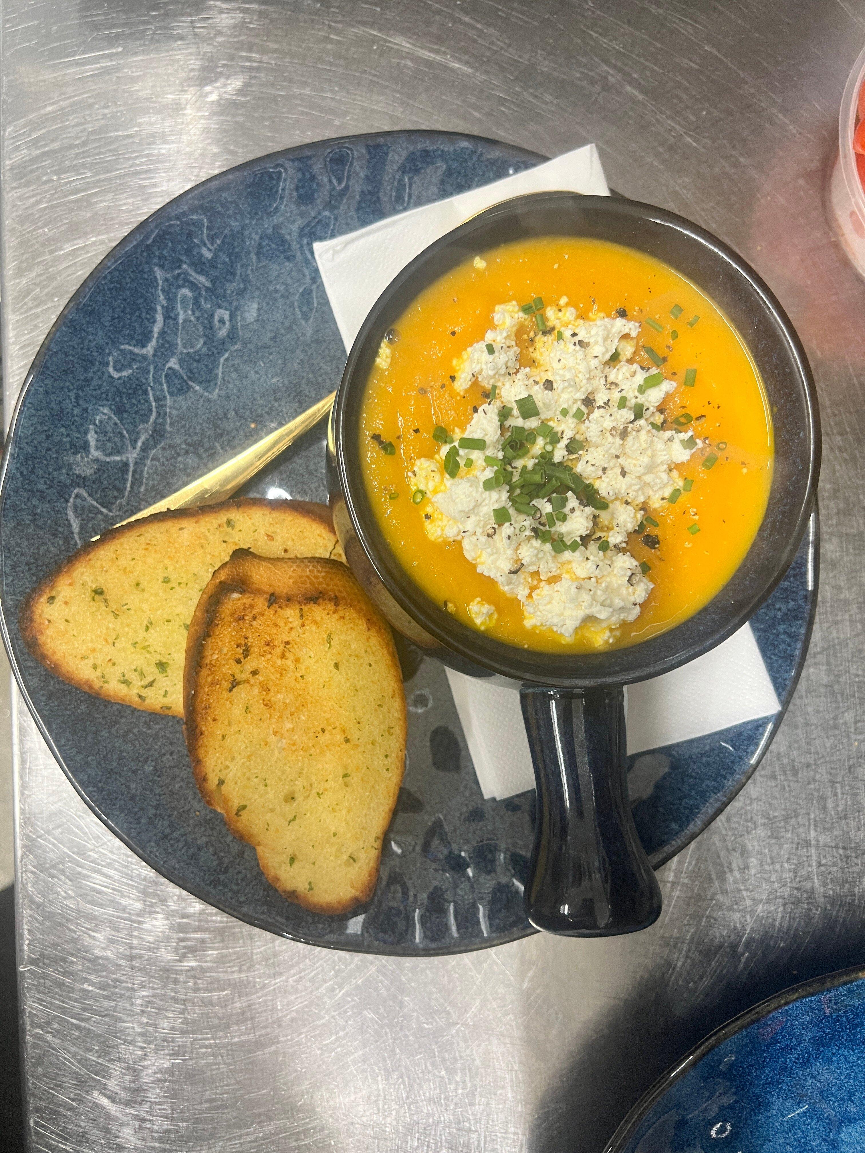 2 Sisters Cafe & Bistro