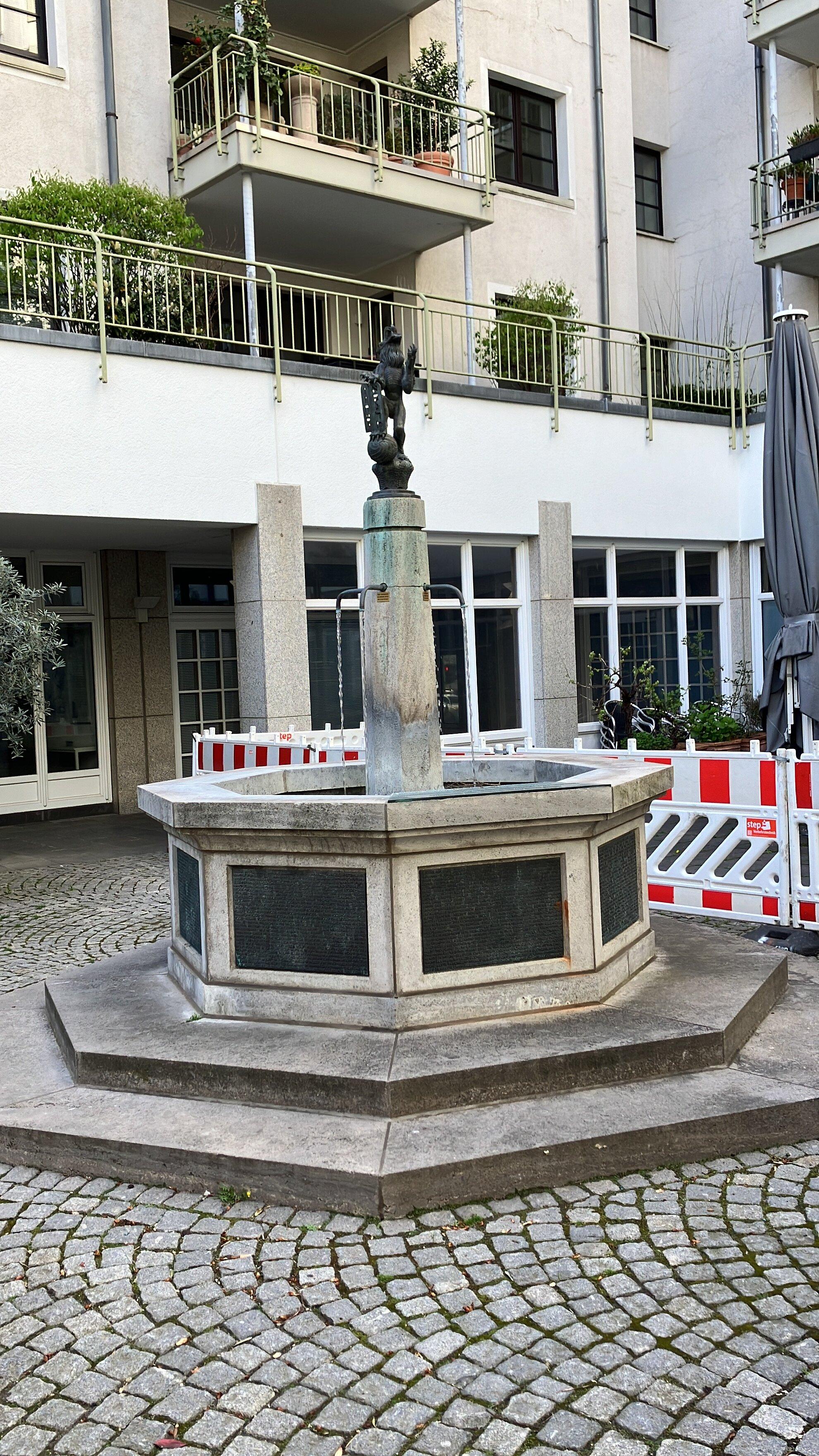 Lowenbrunnen
