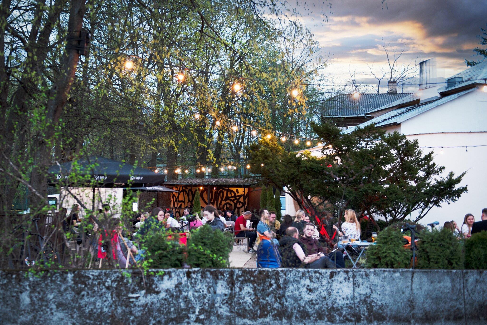 Beergarden-biergarten Bar ''kiemas''