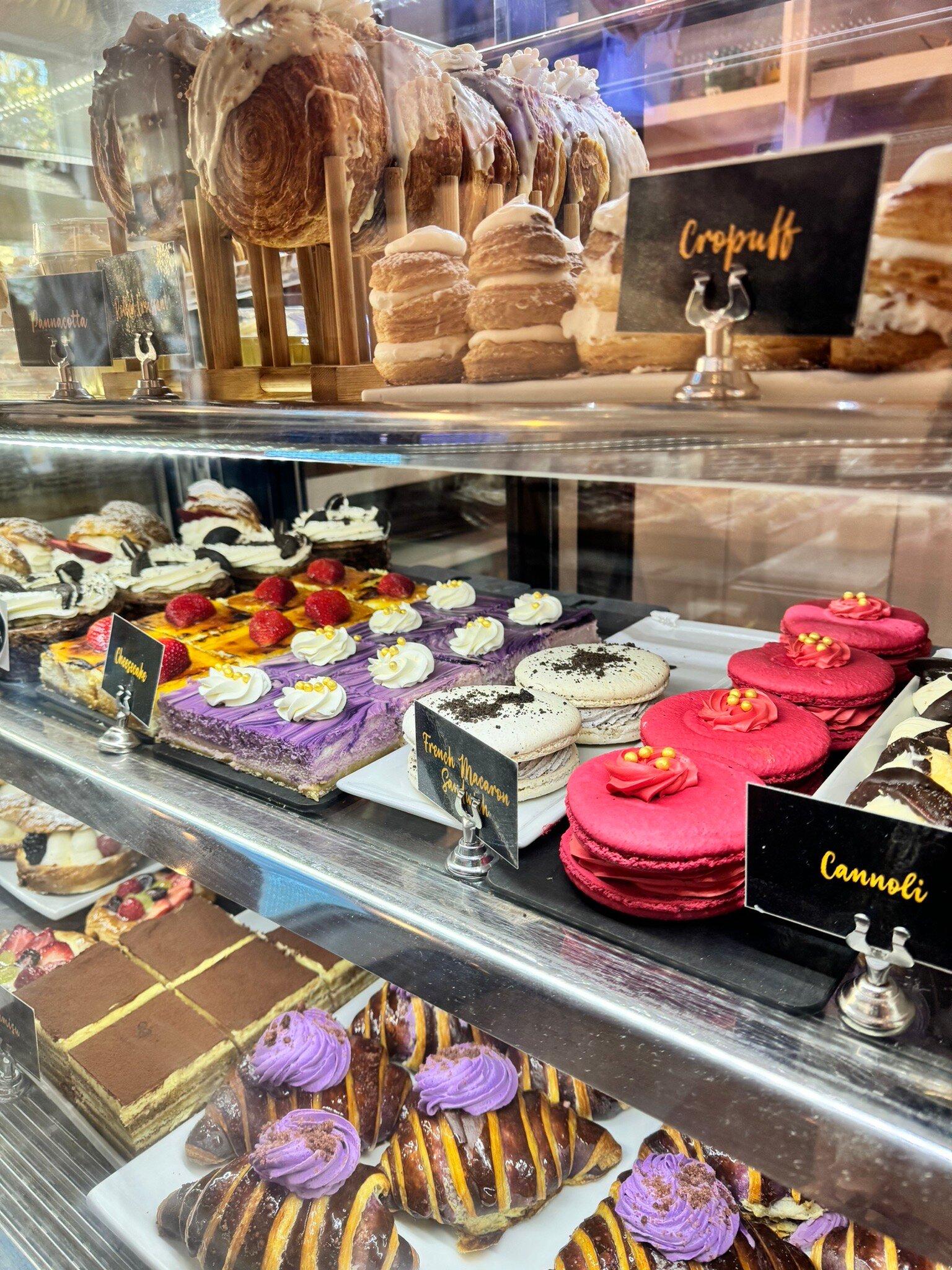 Le Paris Artisan & Gourmet Cafe