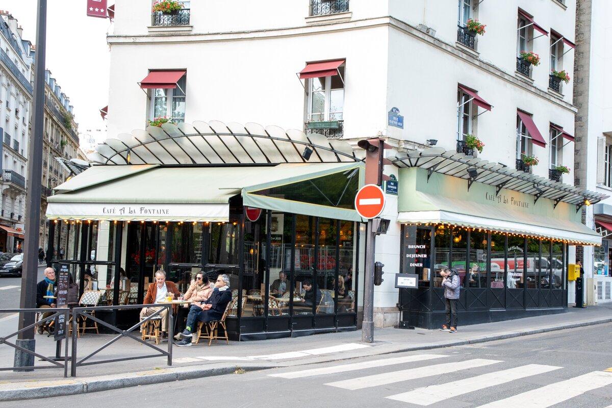 Café À La Fontaine