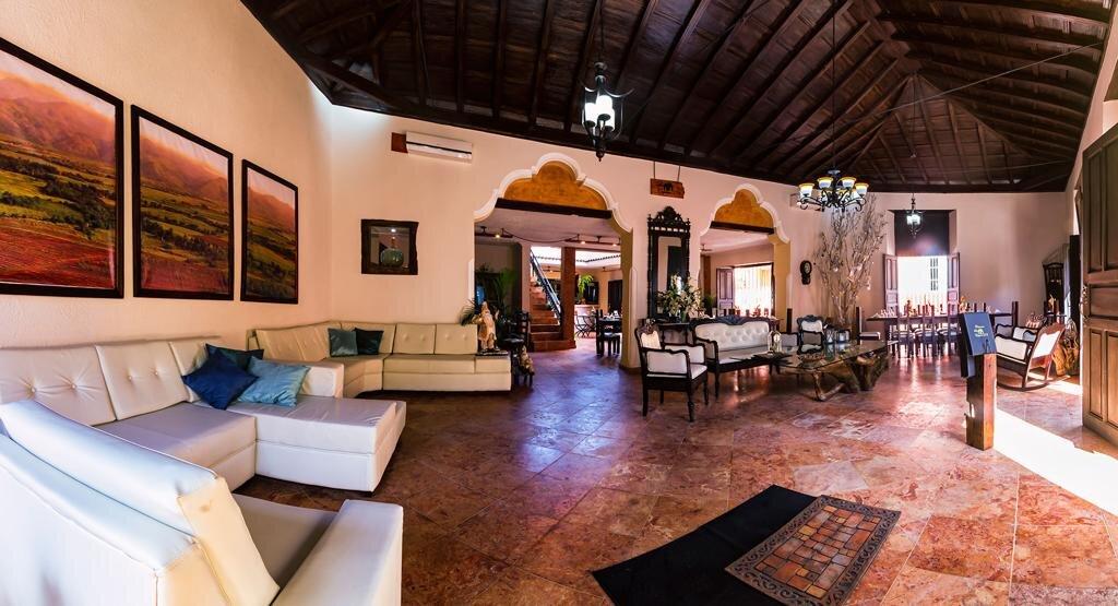 Bar-restaurante La Esquina 373