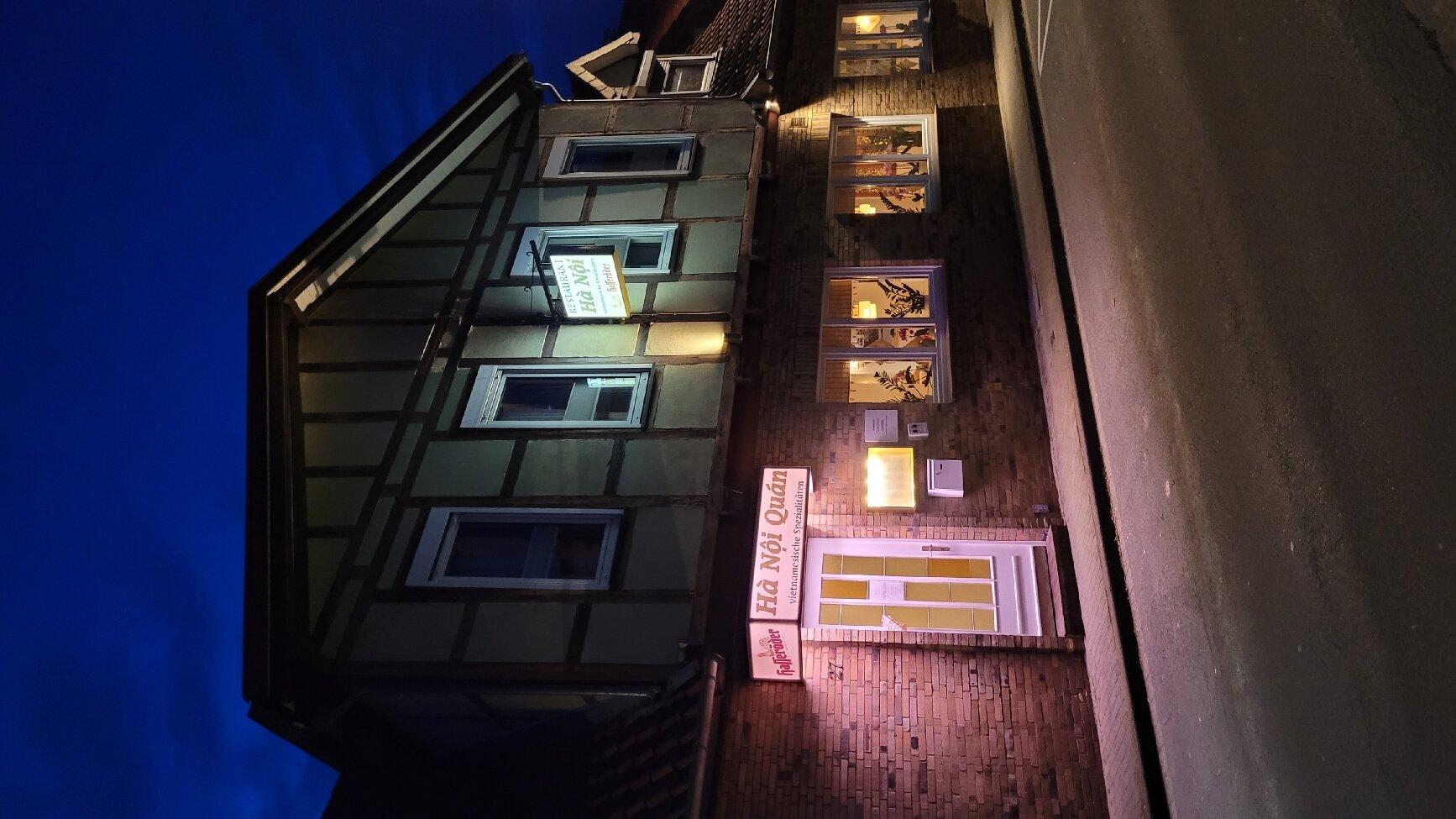 Hà Nôi Quán, Celle