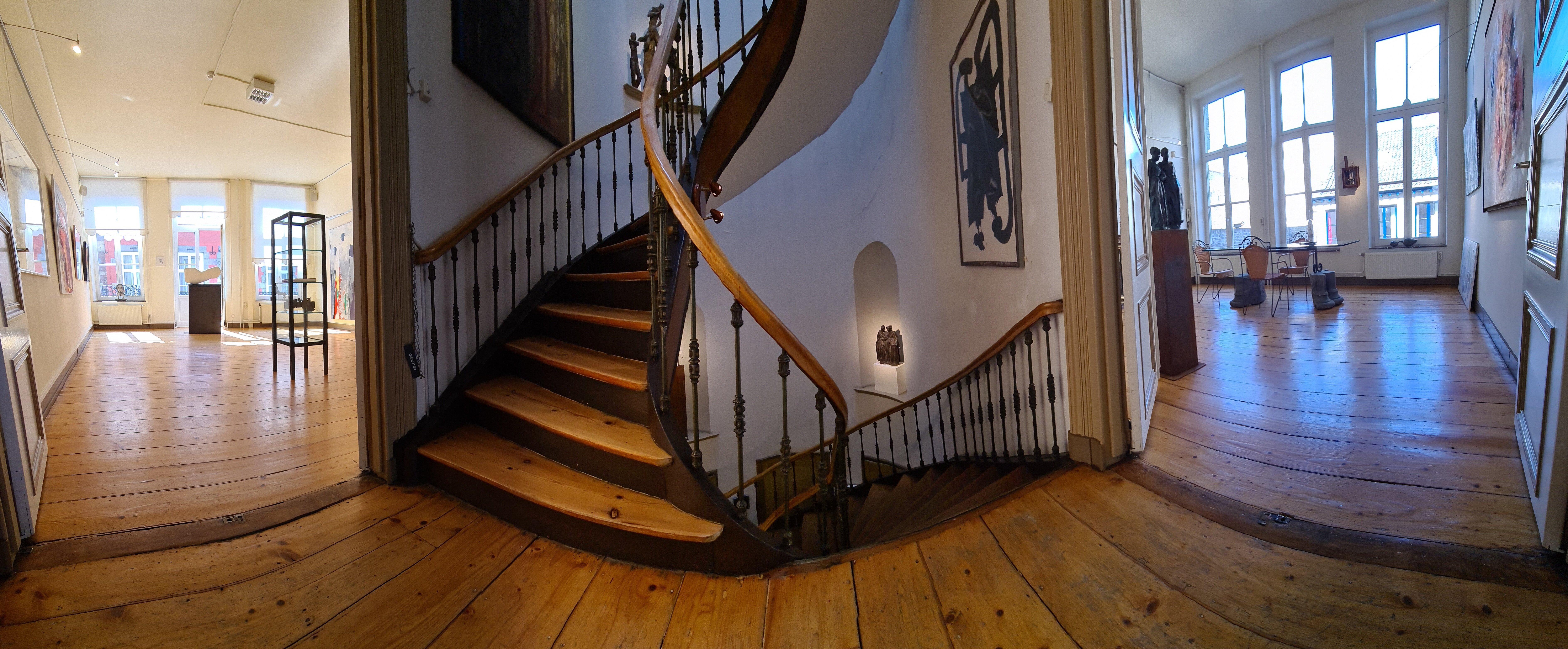 Artichoque Art Gallery