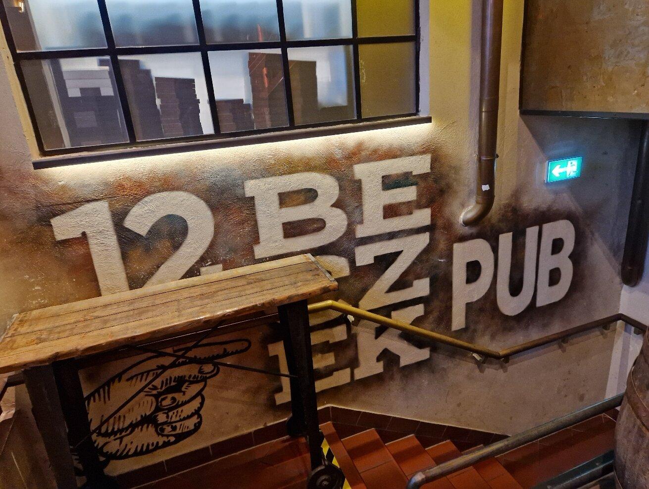 Pub 12 Beczek