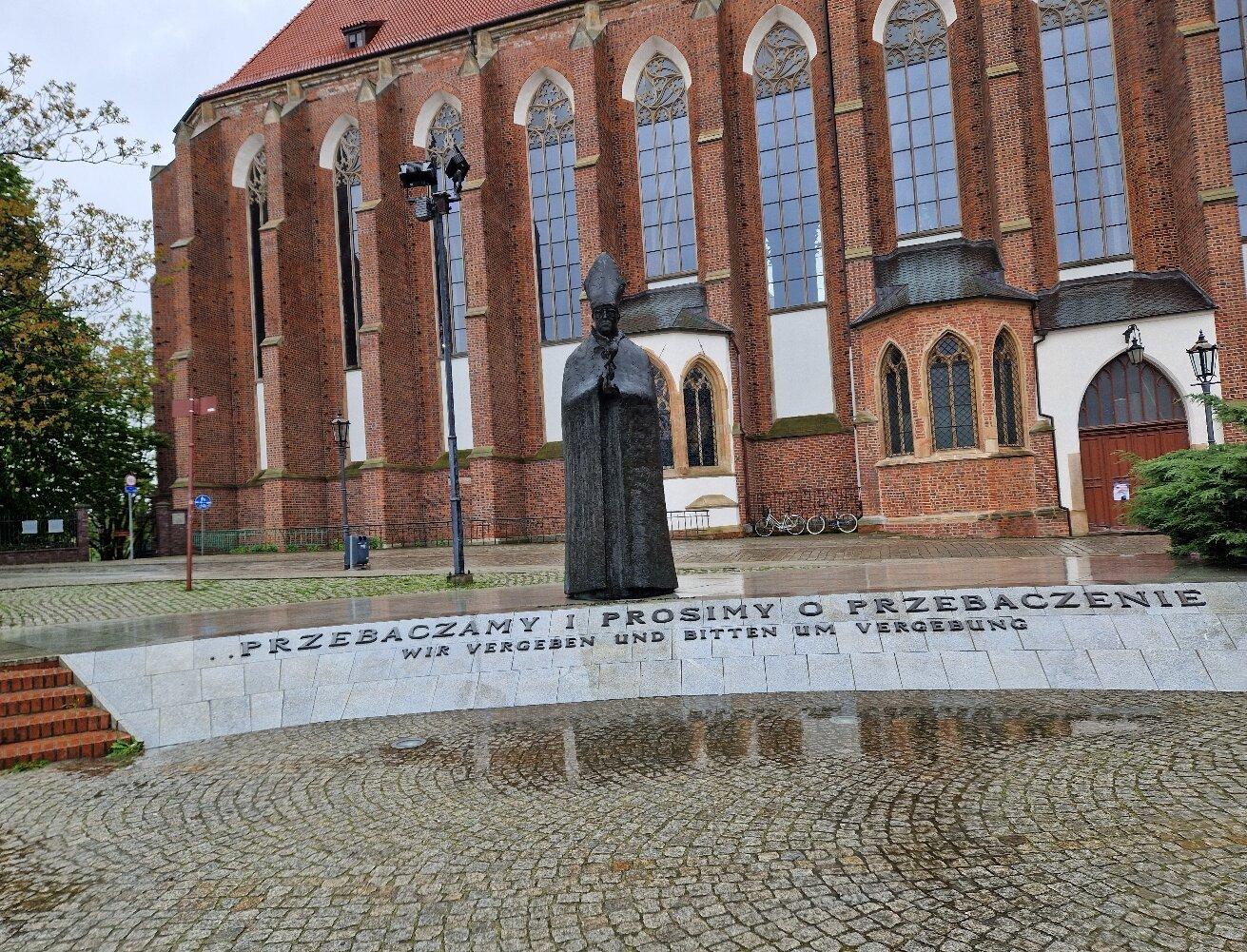 Statue Bolesław Kominka