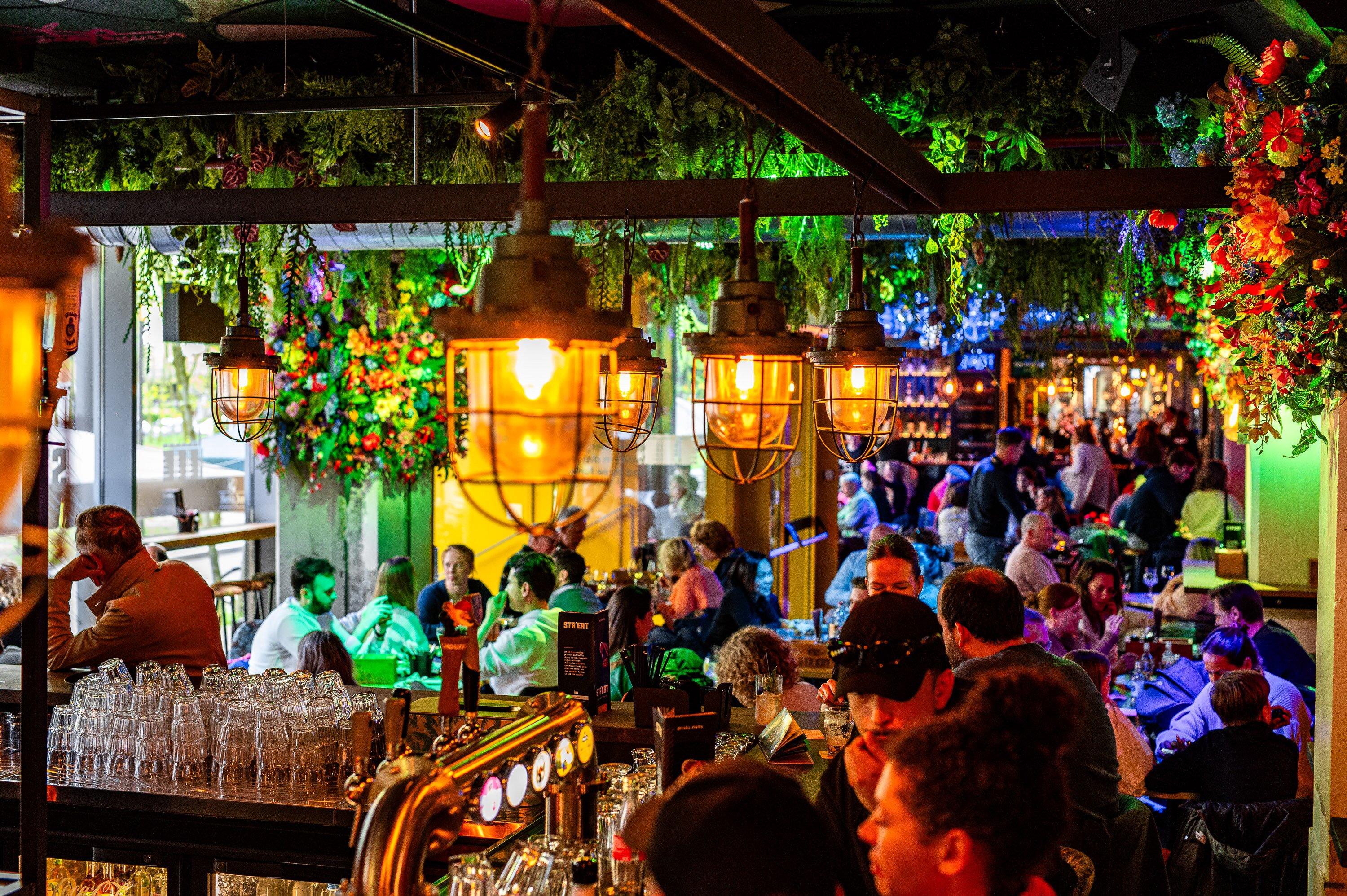 Str'eat Bars & Kitchens