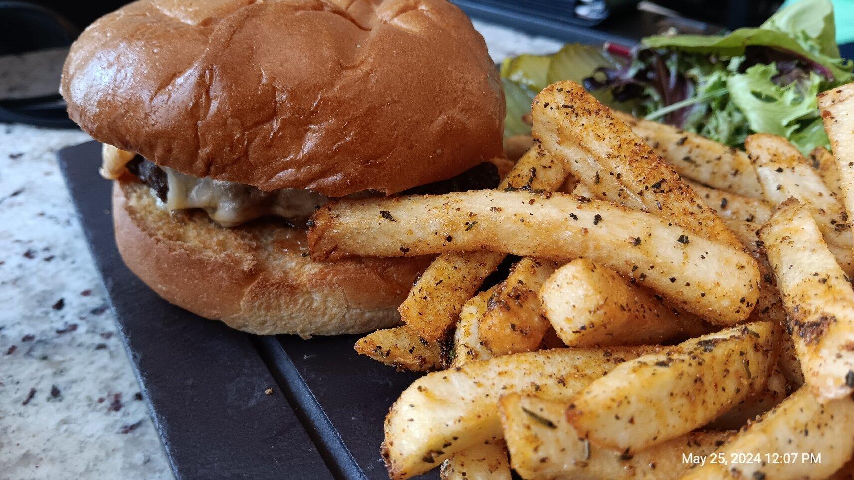 Cozy Cafe And Bakery