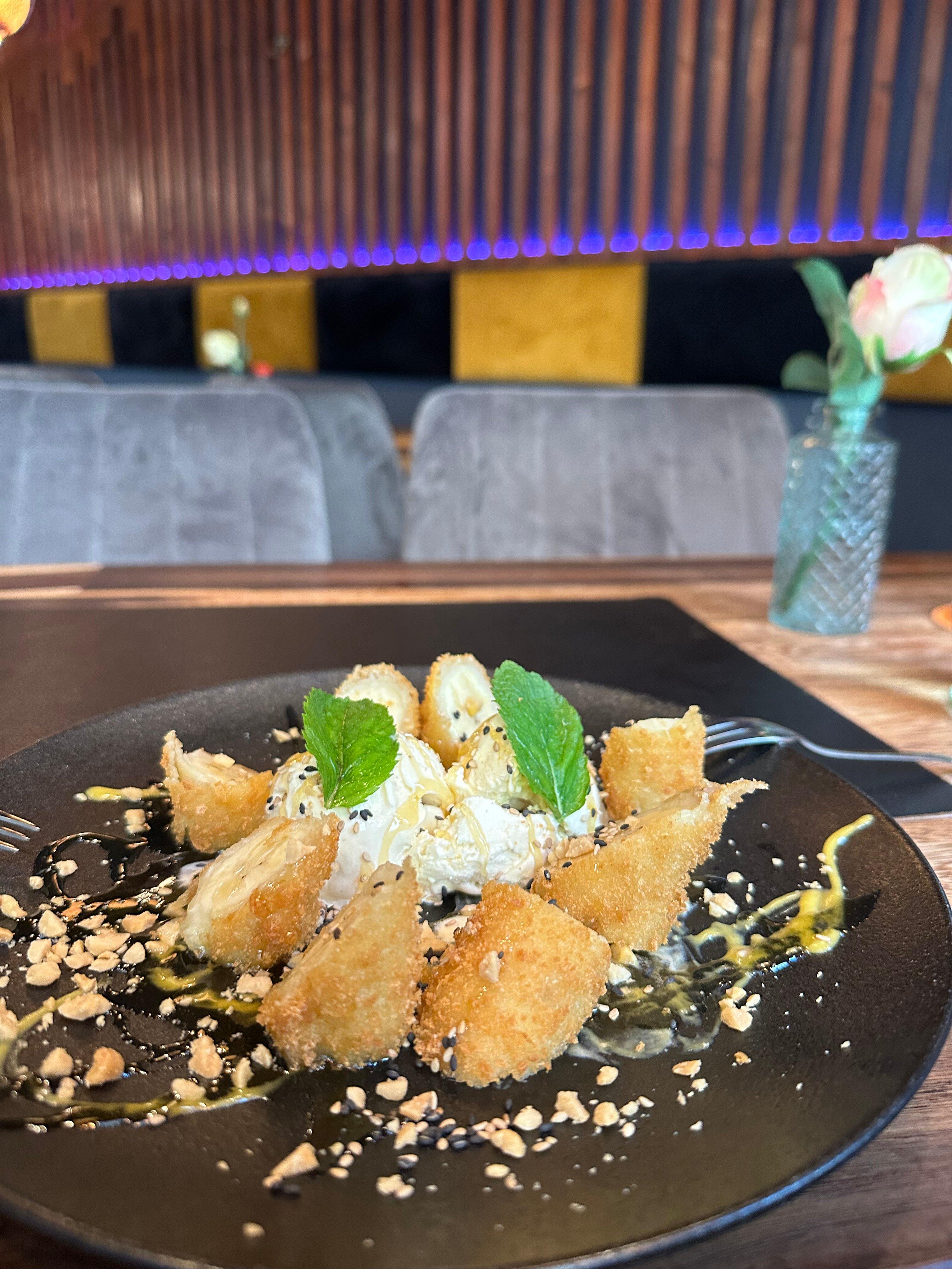 Hugo Sushi Bar & Asian Cuisine