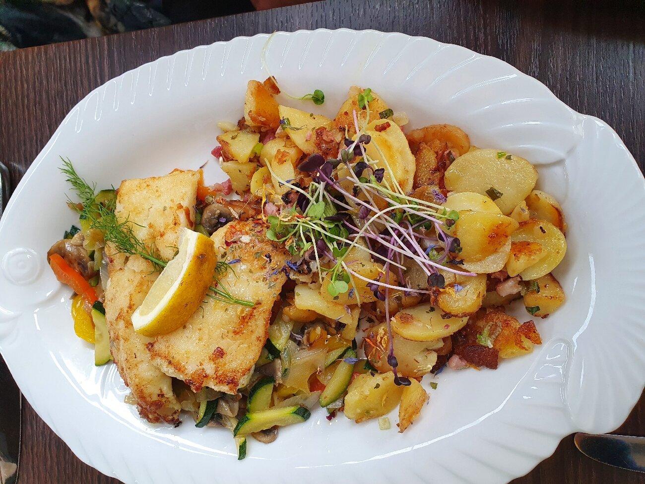 Hotel & Restaurant "Zur Linde"