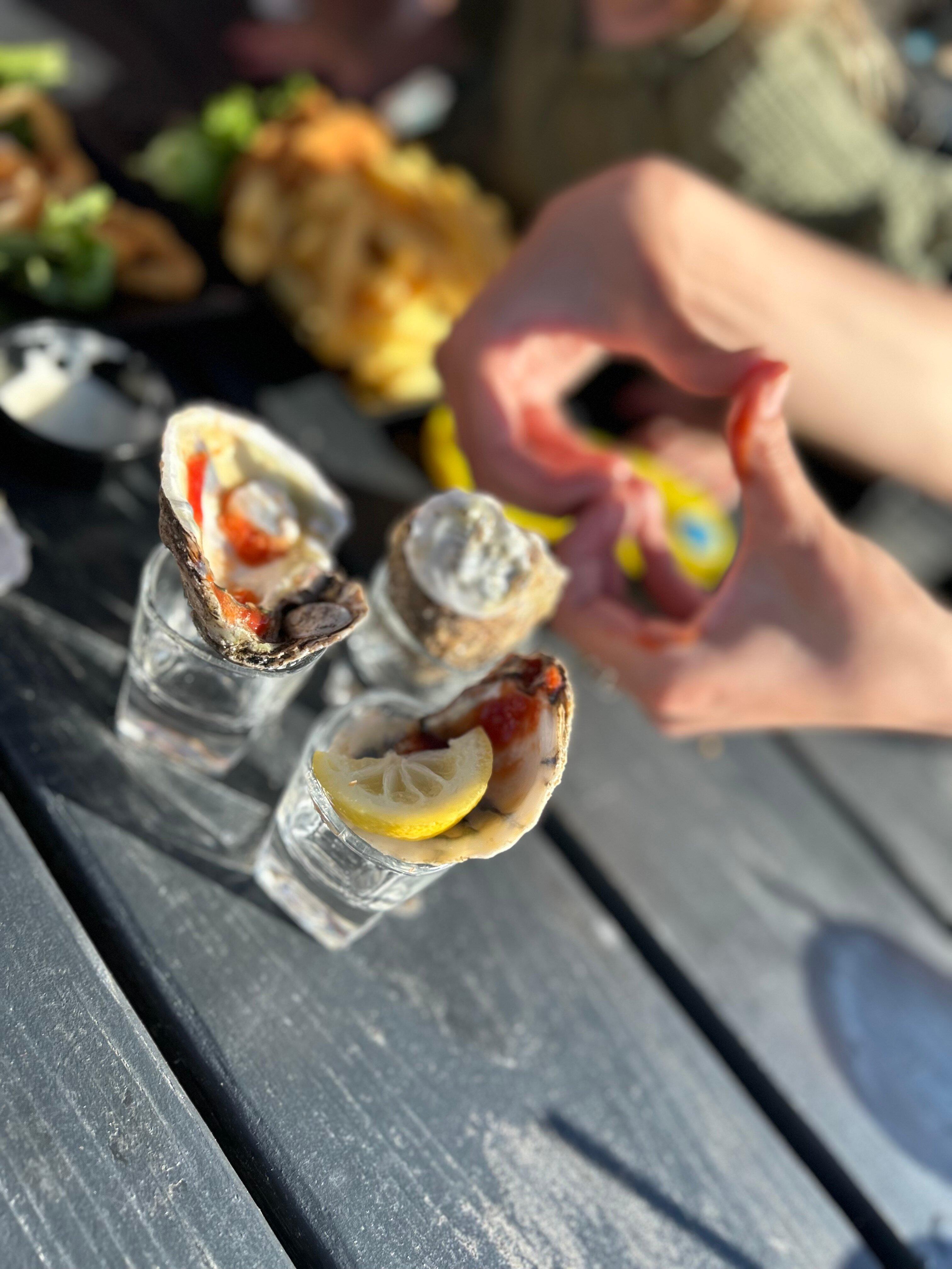 Noizy Oysters Bar & Grill