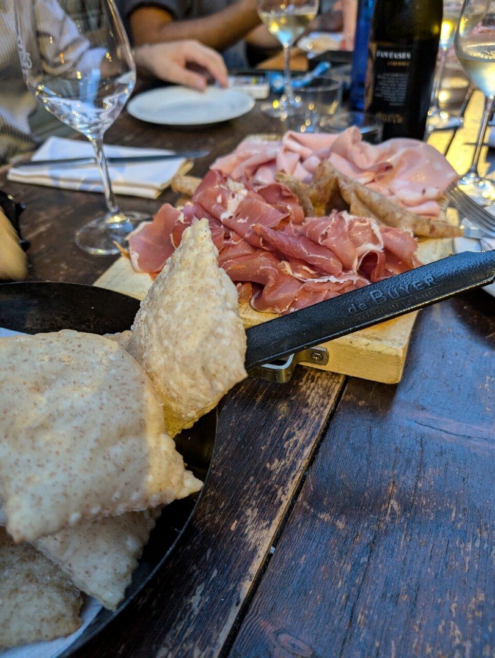 Fm23 Beer Bar À Vin & Comfort Food