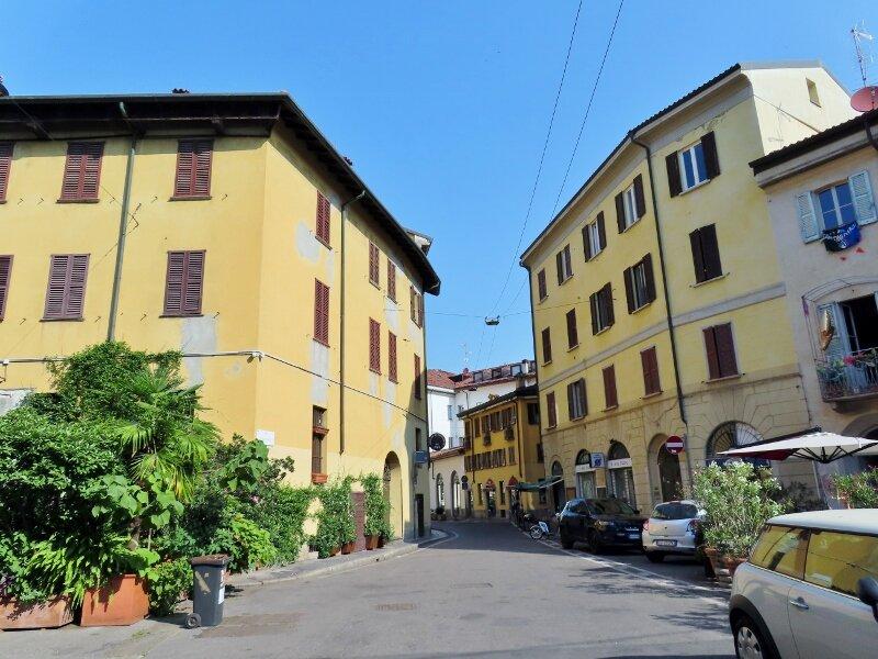 Piazza Santo Stefano E Via Laghetto