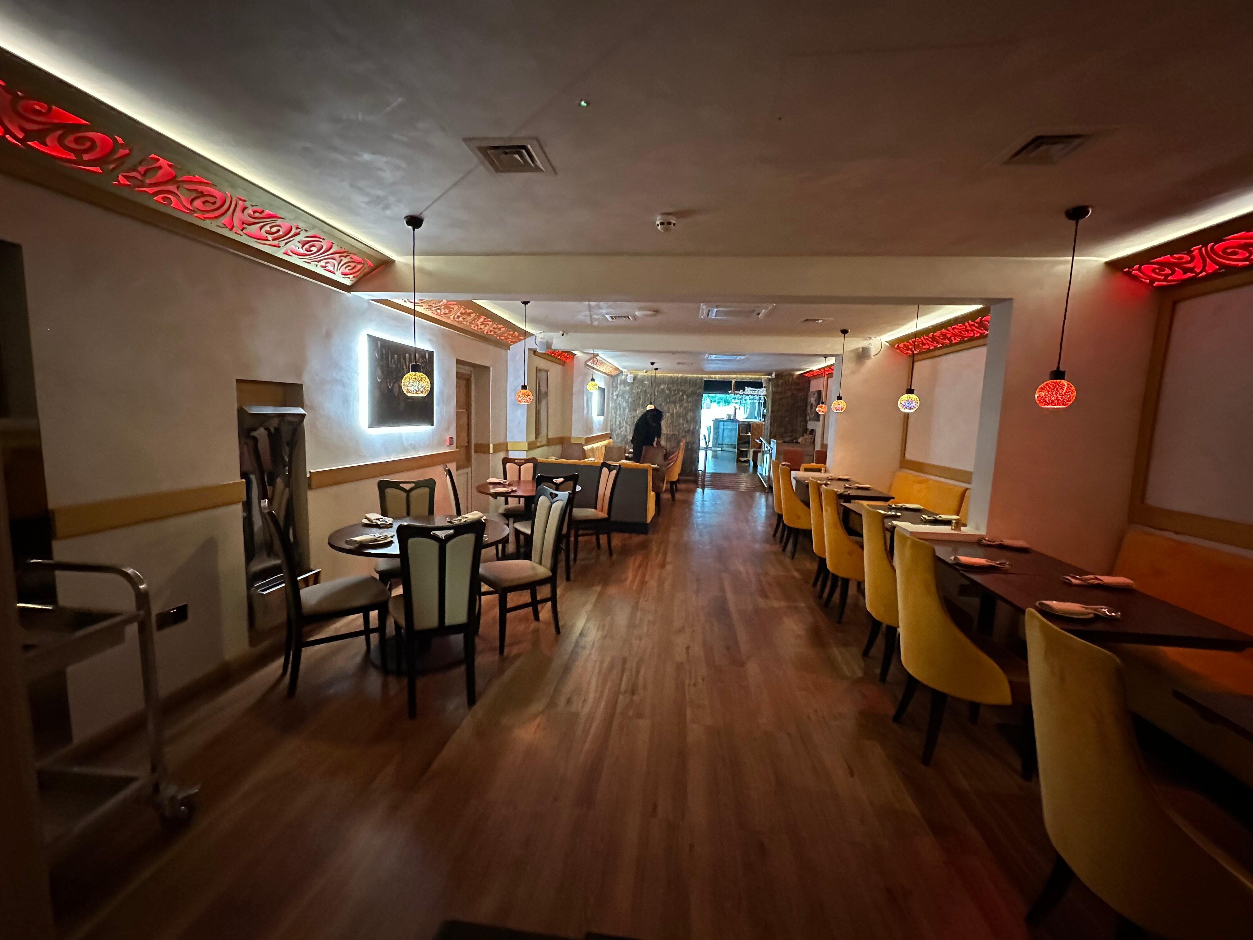 Cinnamon Bar & Restaurant