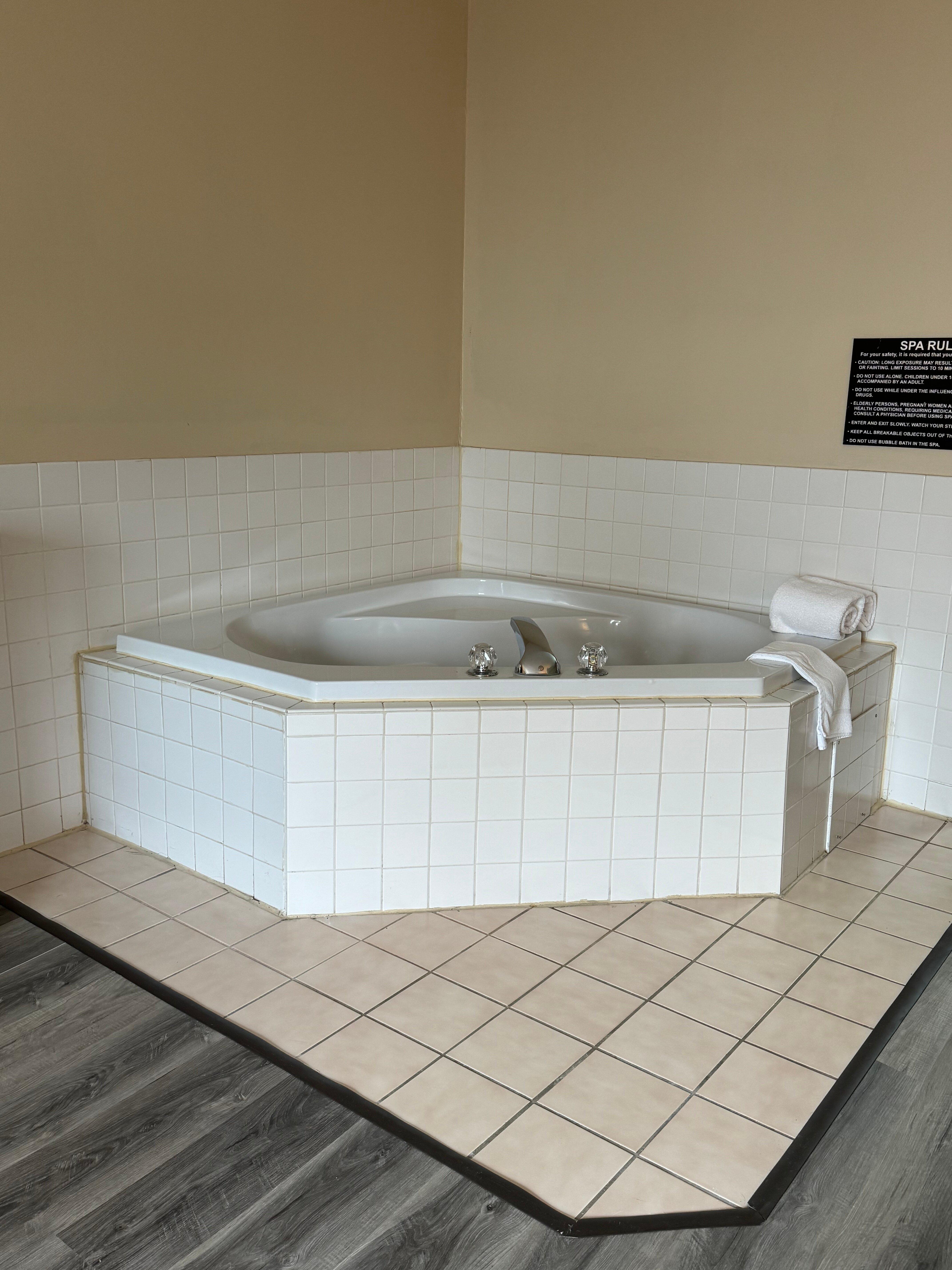 Super 8 by Wyndham Mason City