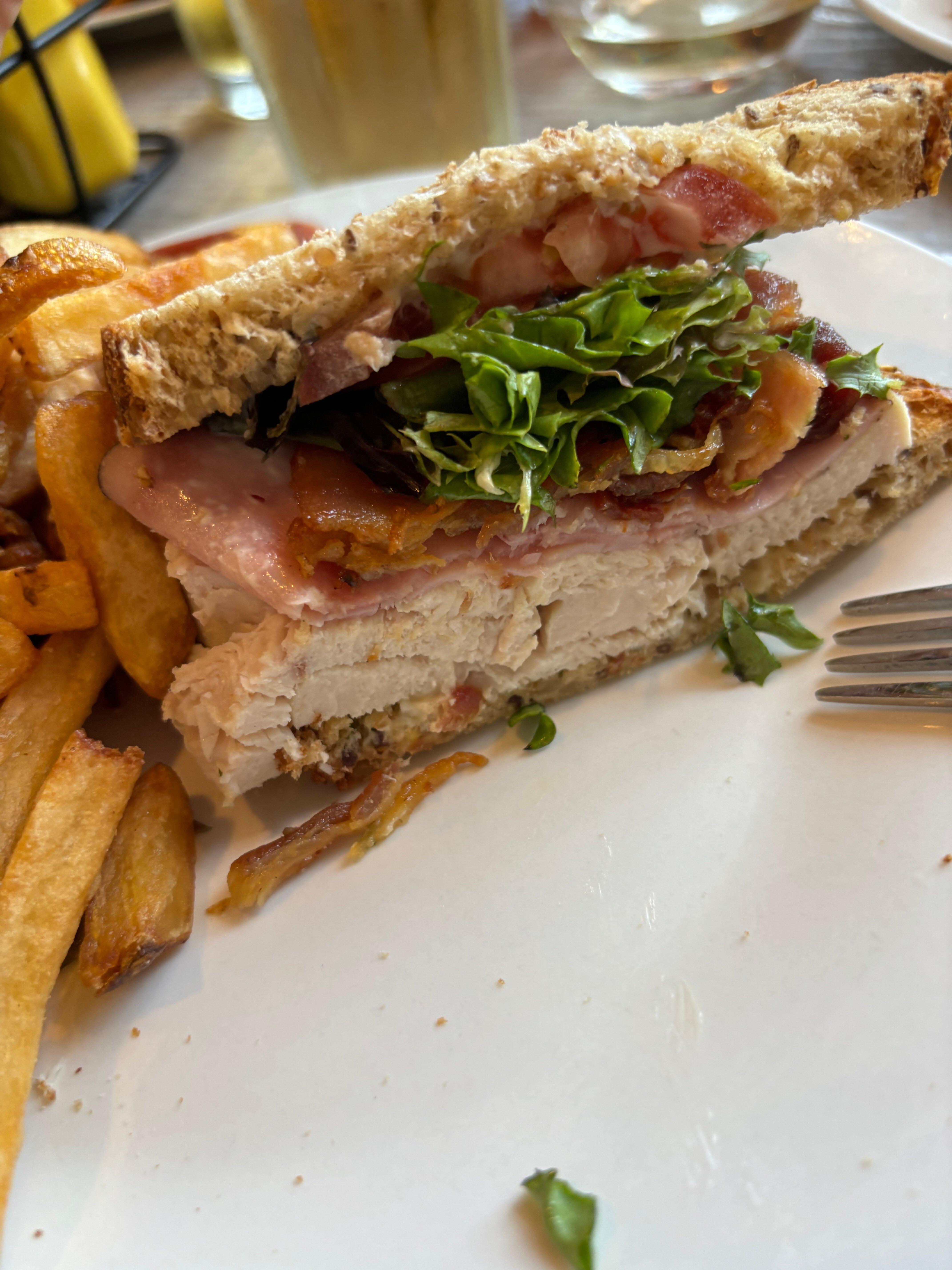 Coach's Pub & Grill House