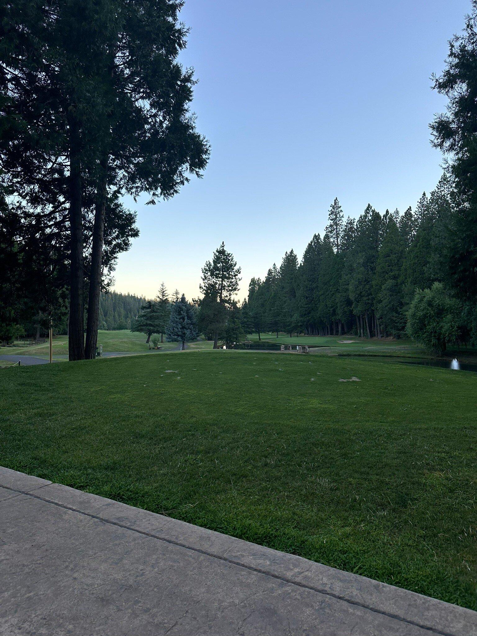 Sequoia Woods Country Club