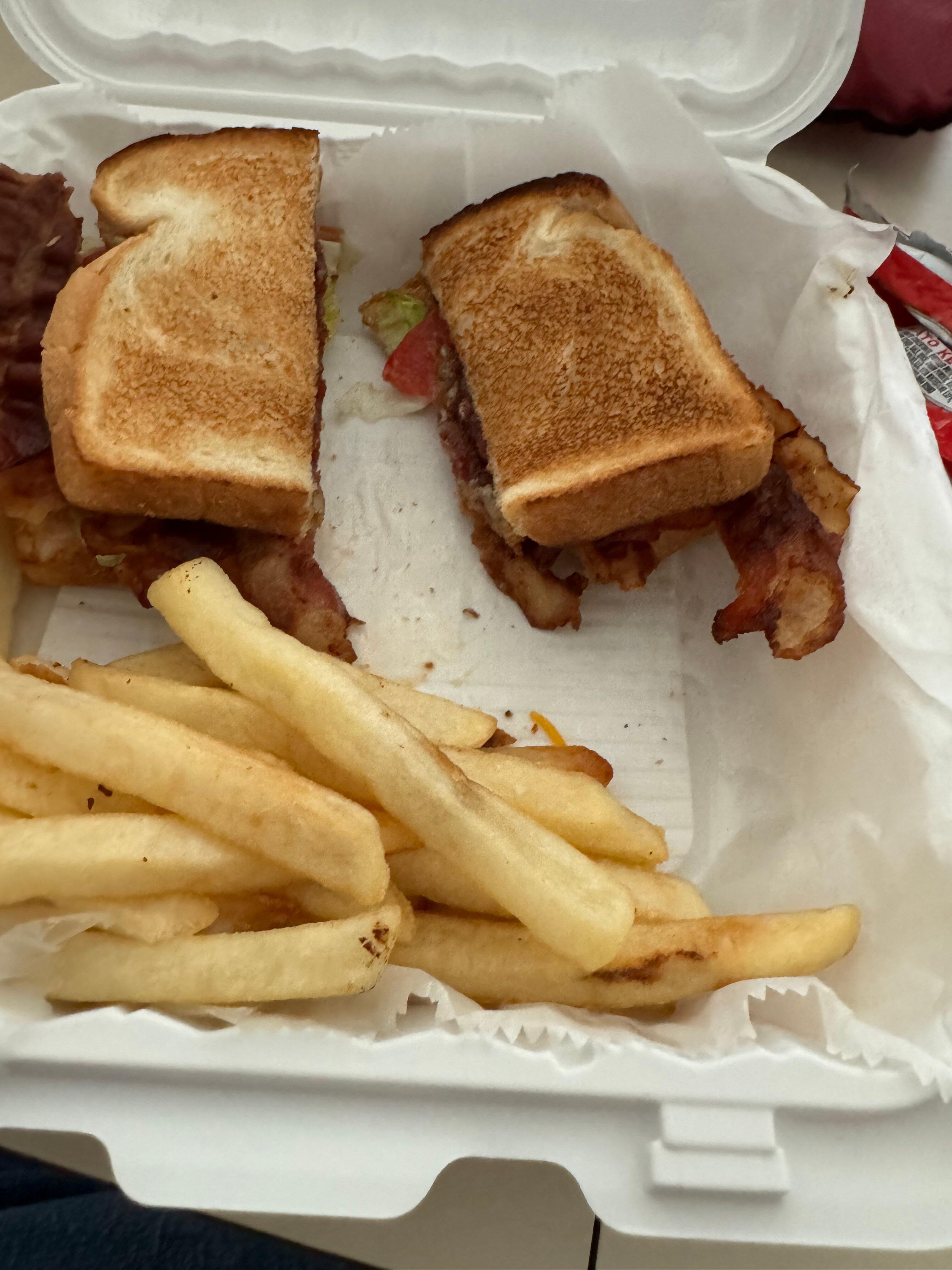 5th Avenue Breakfast & Lunch