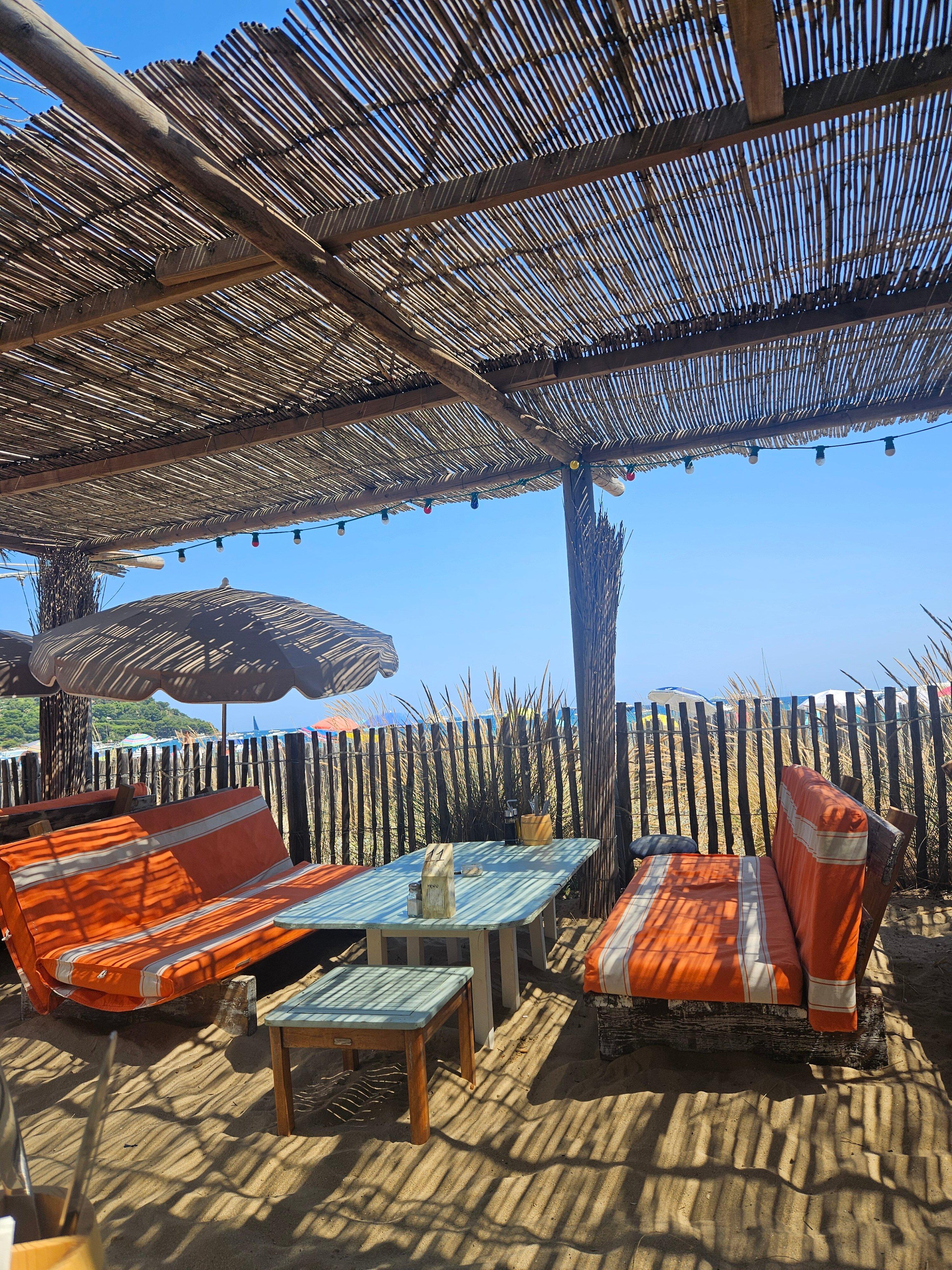 Charly'z Tahiti Beach