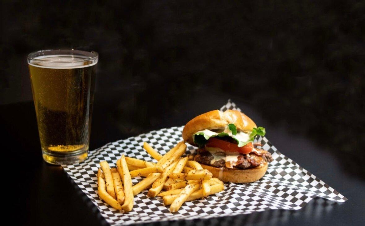 The Avenue Bar and Grill