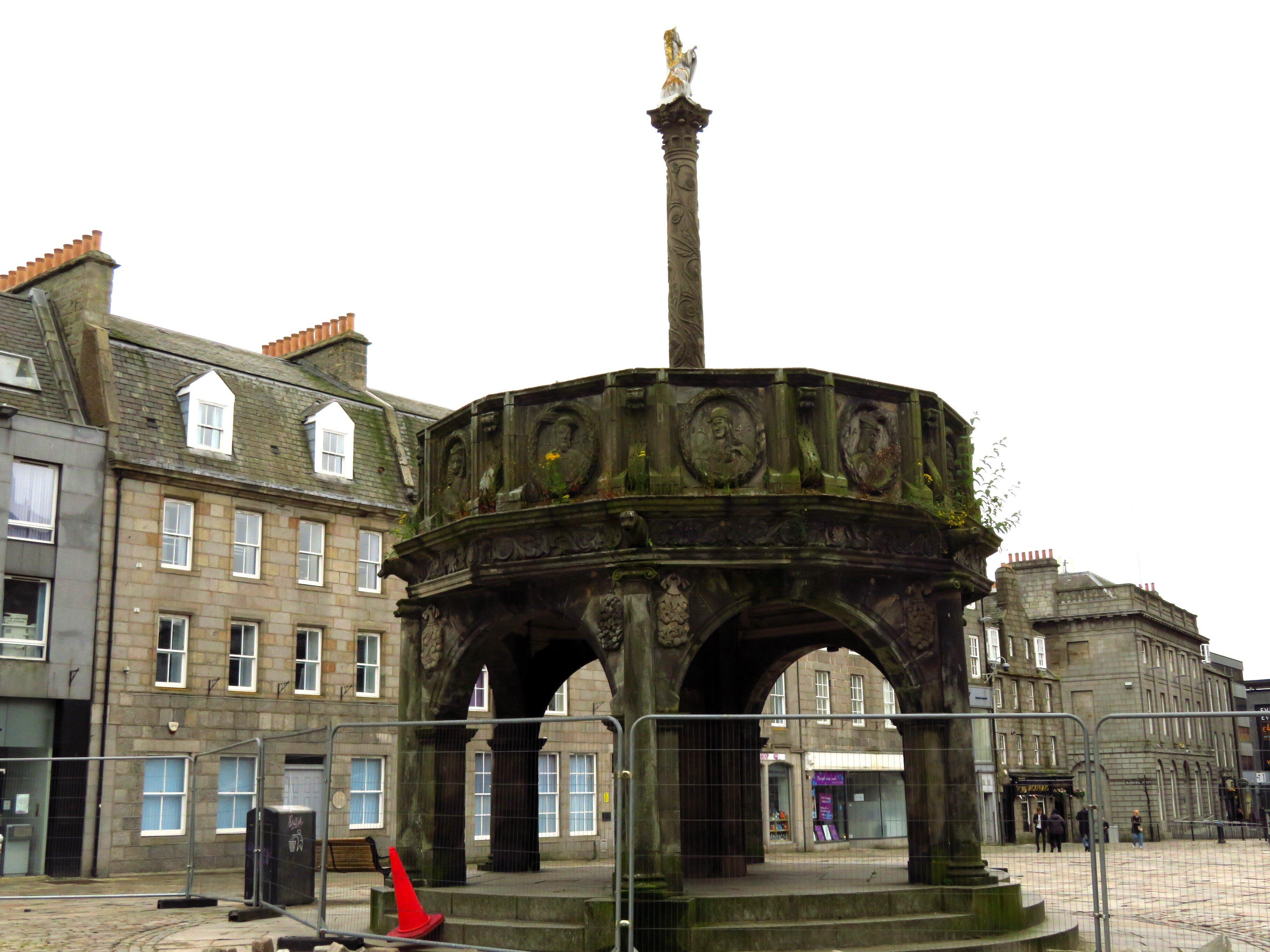 Mercat Cross