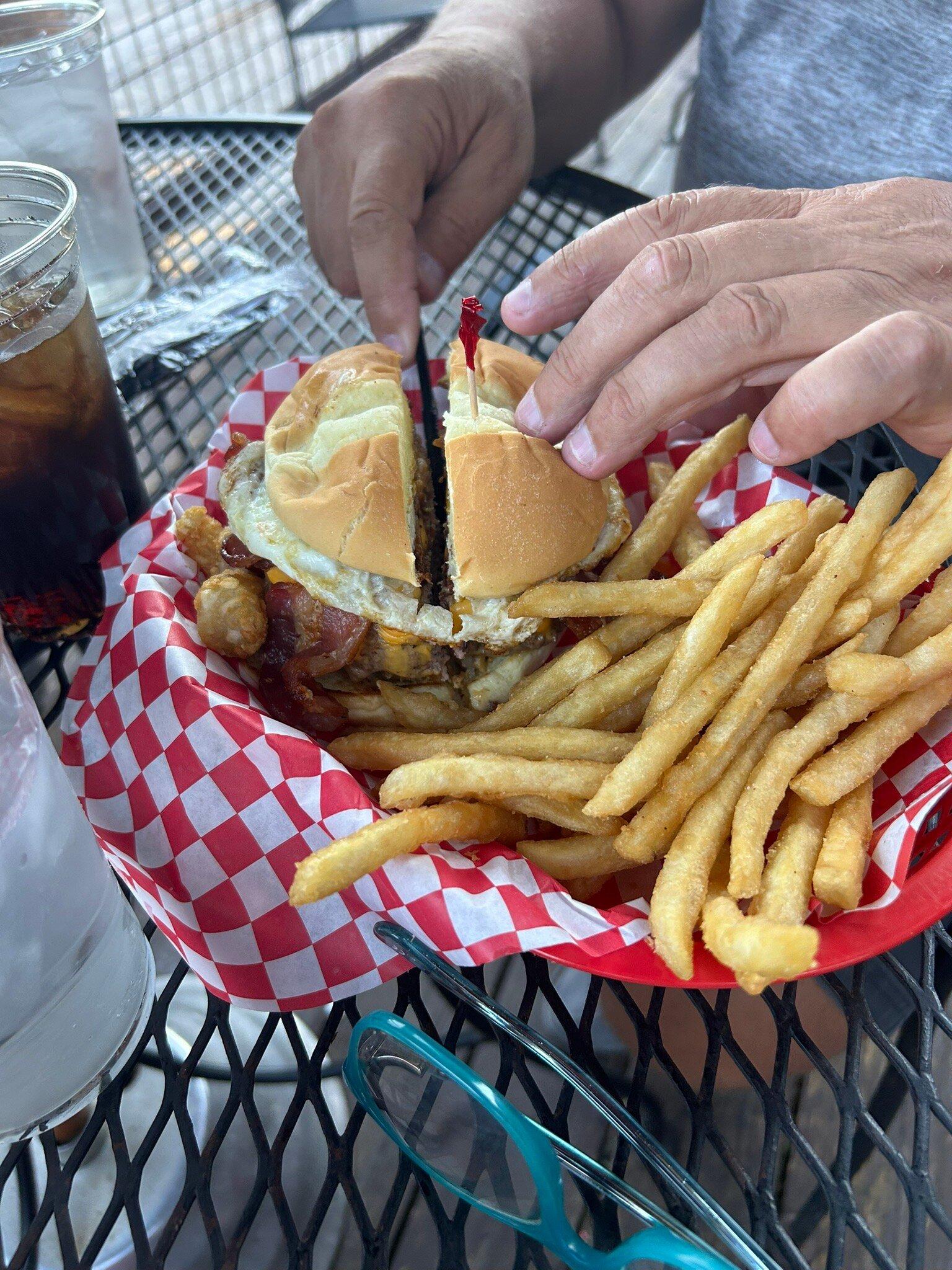 Lewie's Burgers & Brews