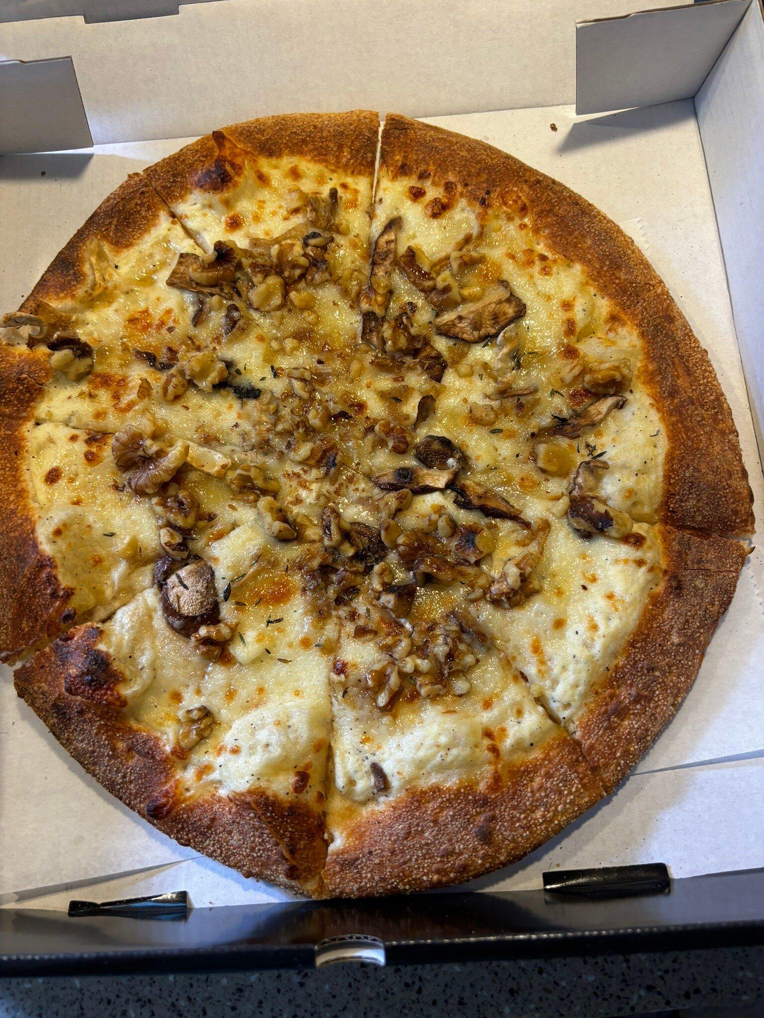 Mangoni Italian Market Pizza