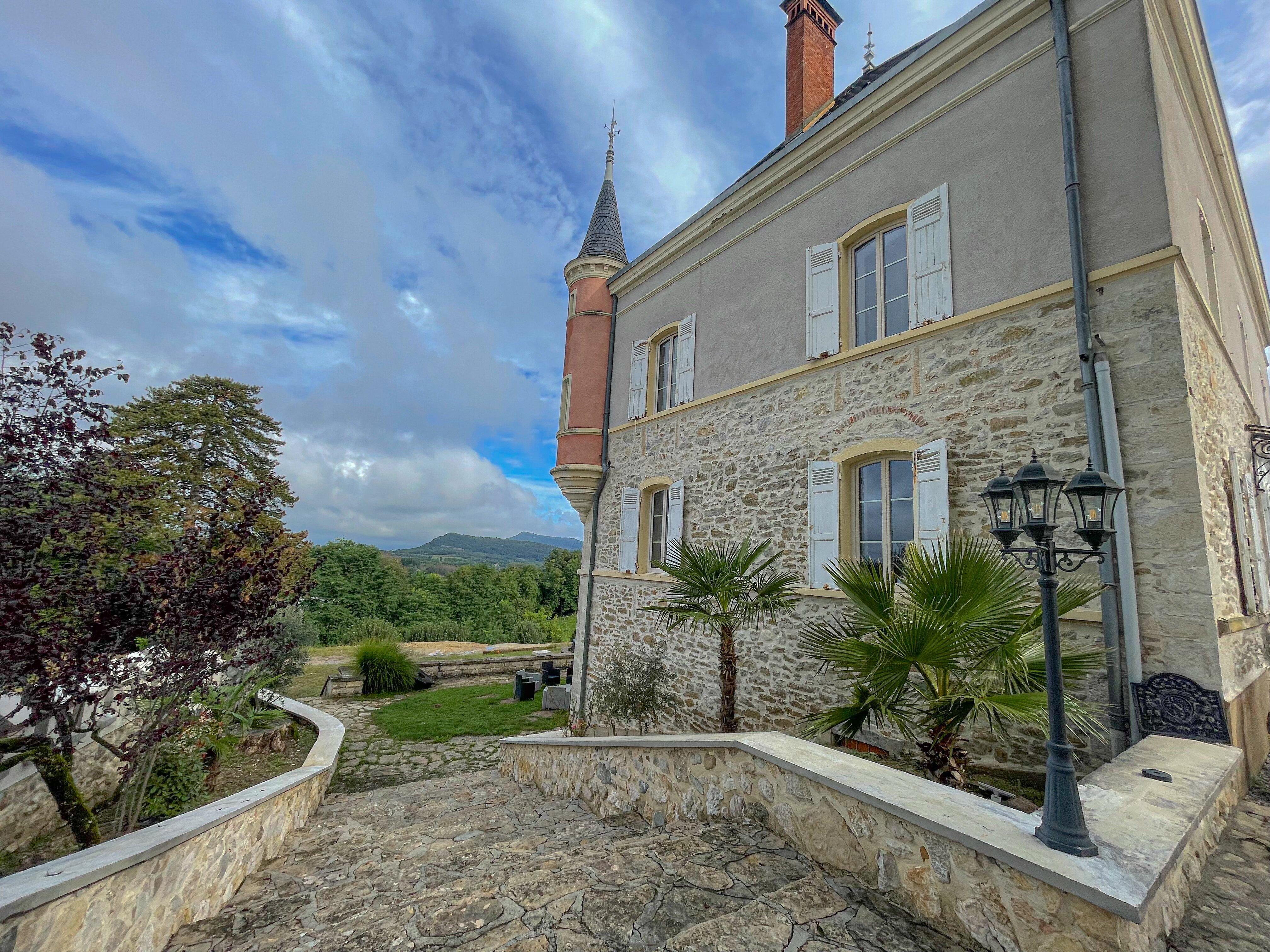 Chateau De Saint Genix