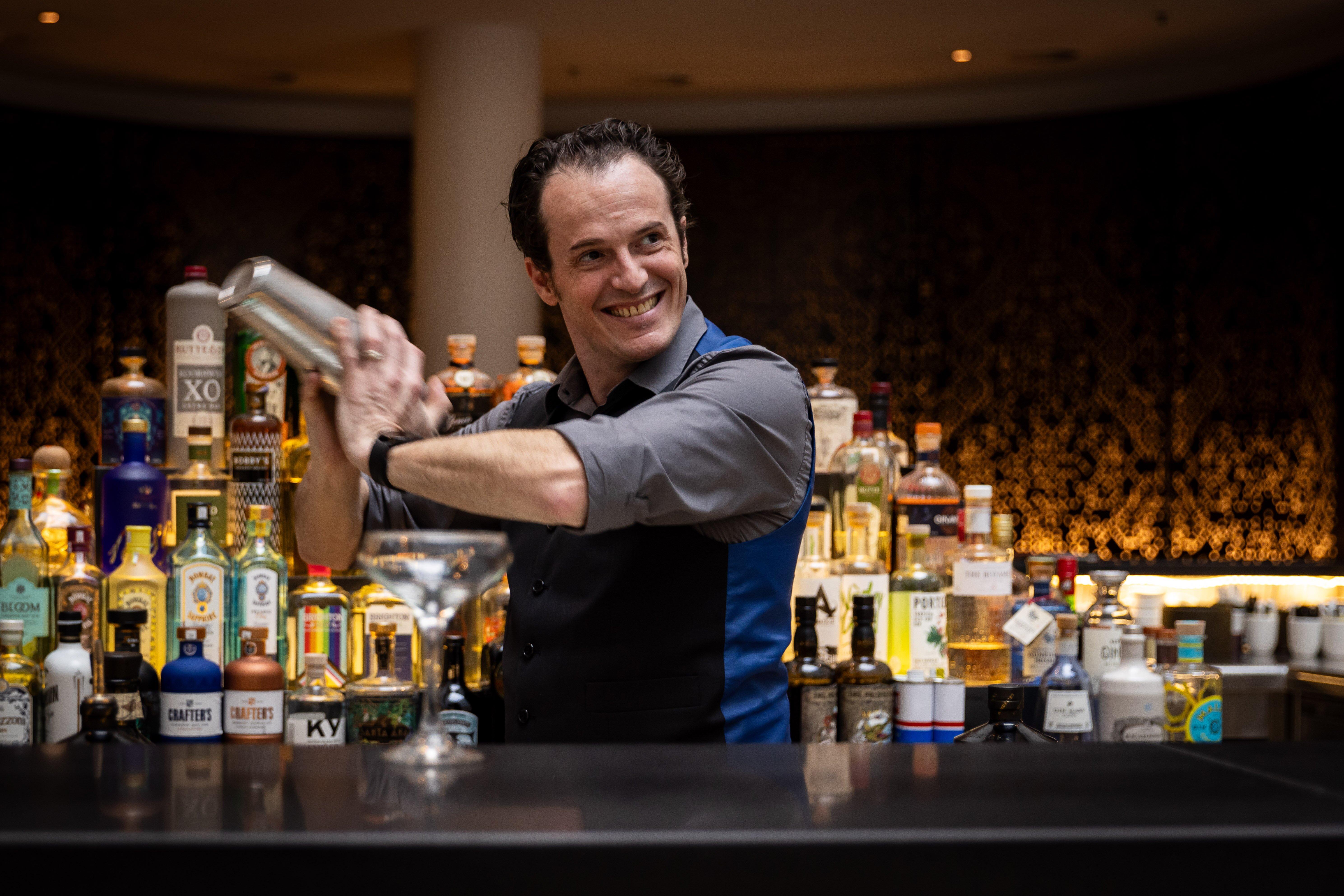 Axis Lobby & Cocktail Bar