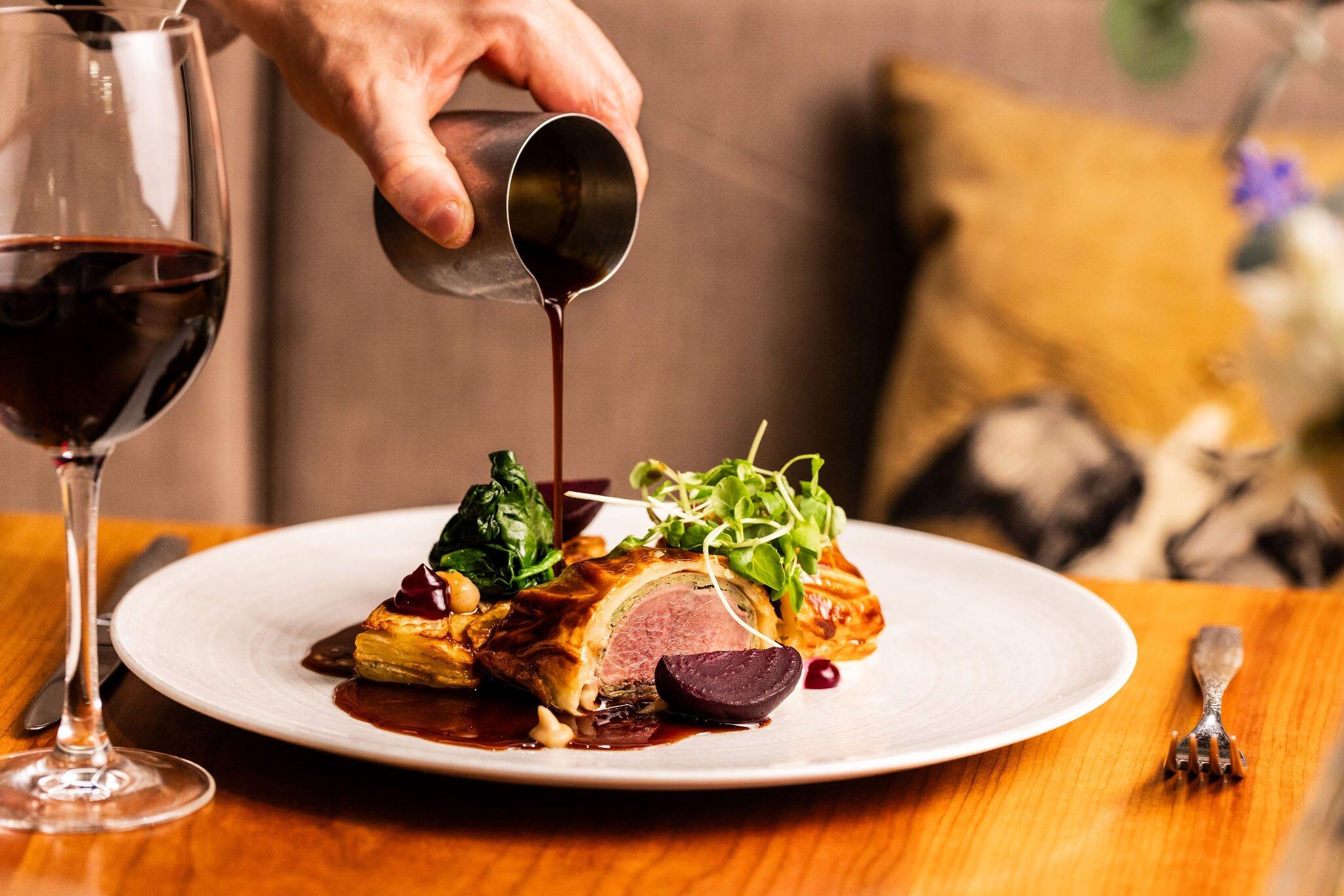 Tides Restaurant & Voyager Lounge Bar