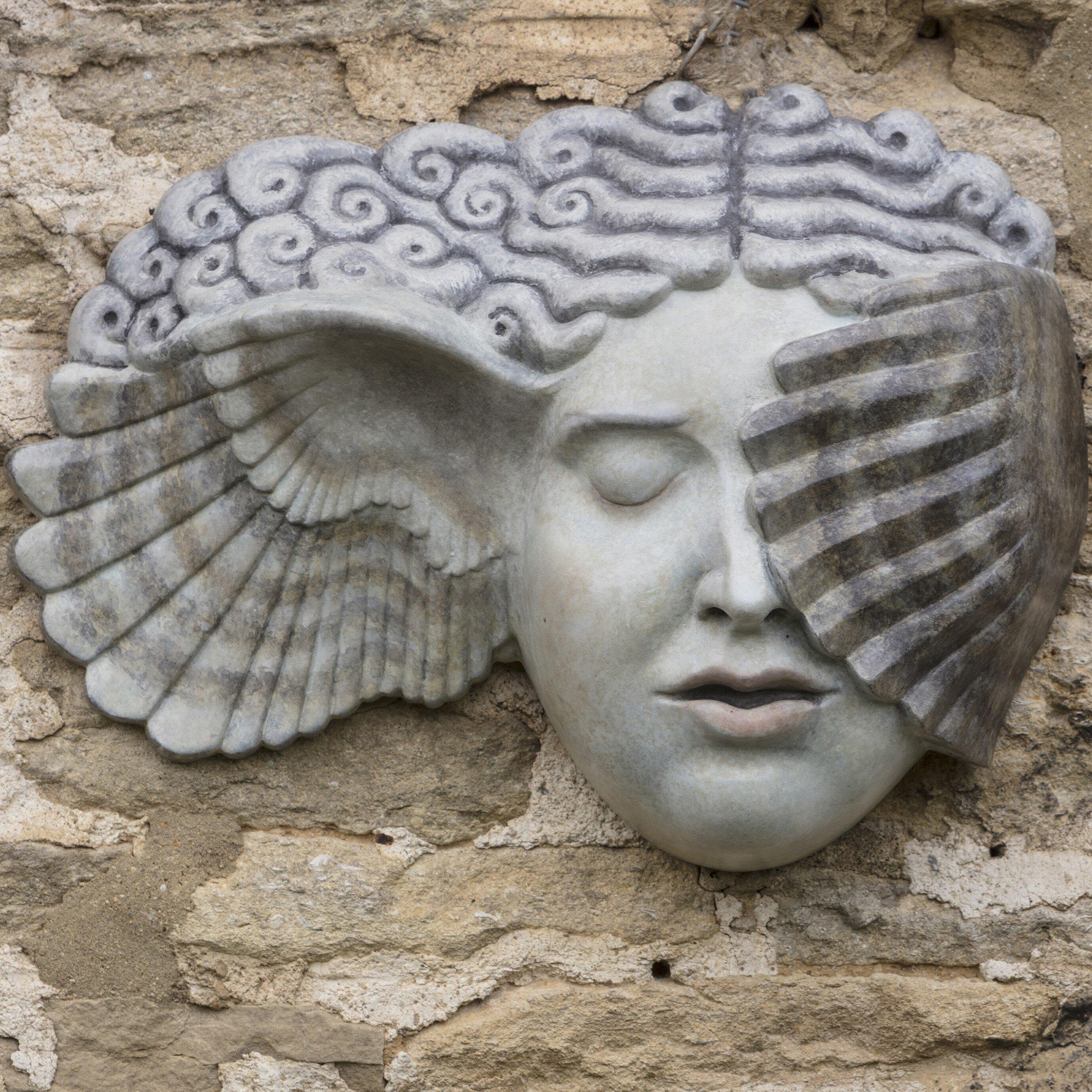 Ama Menec - Sculpture