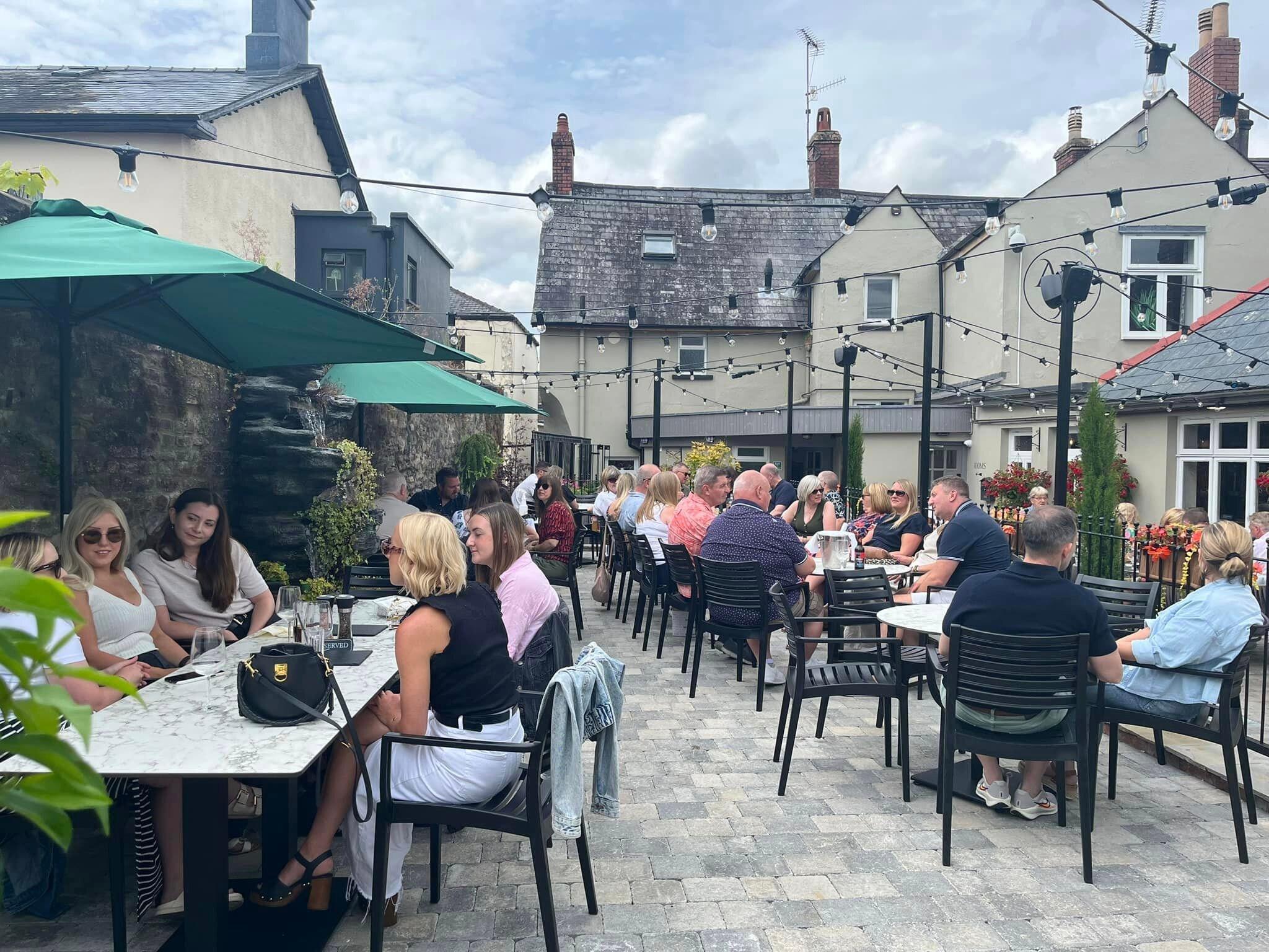 Alfred Russel Wallace steakhouse with rooms