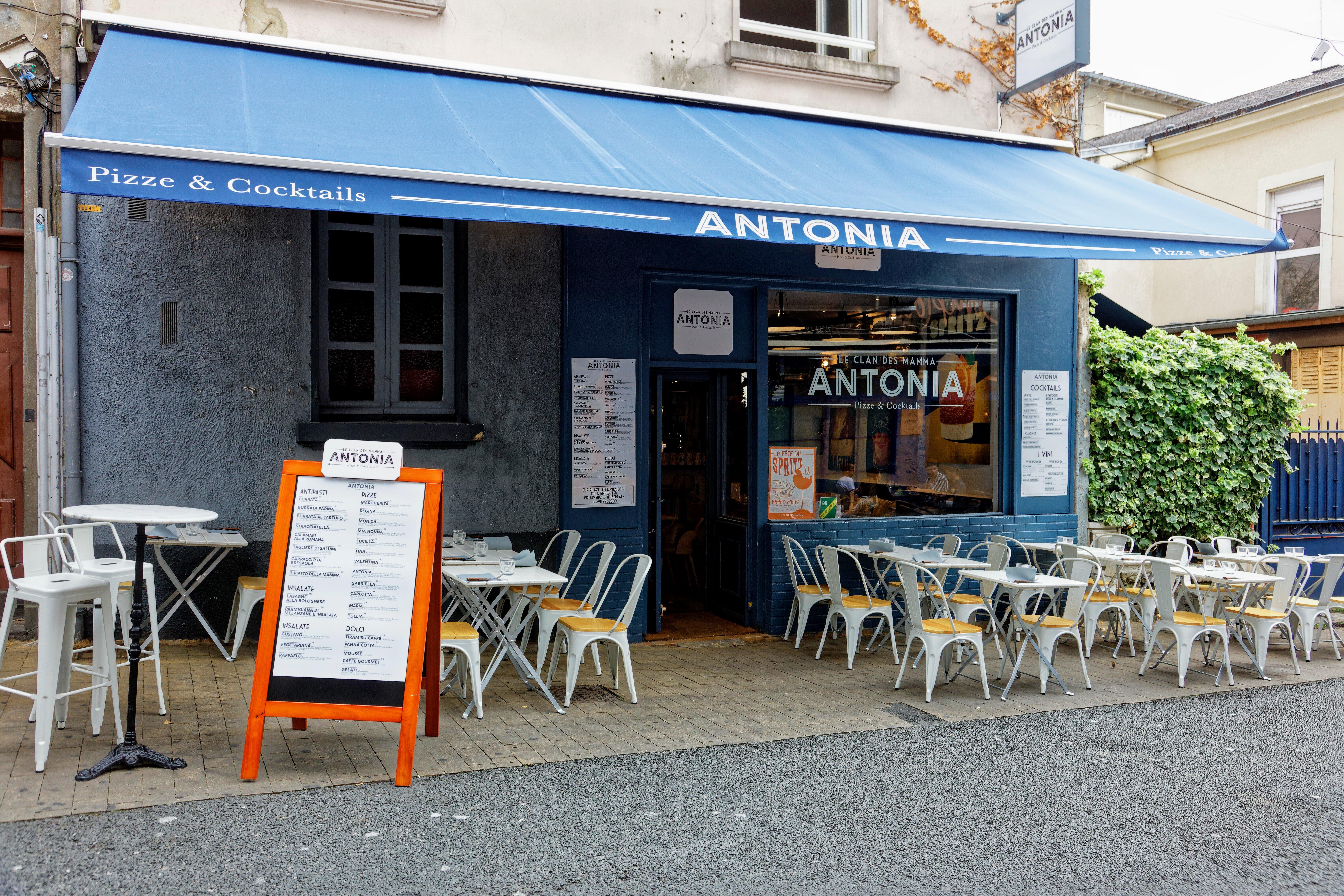 Antonia - Le Clan Des Mamma