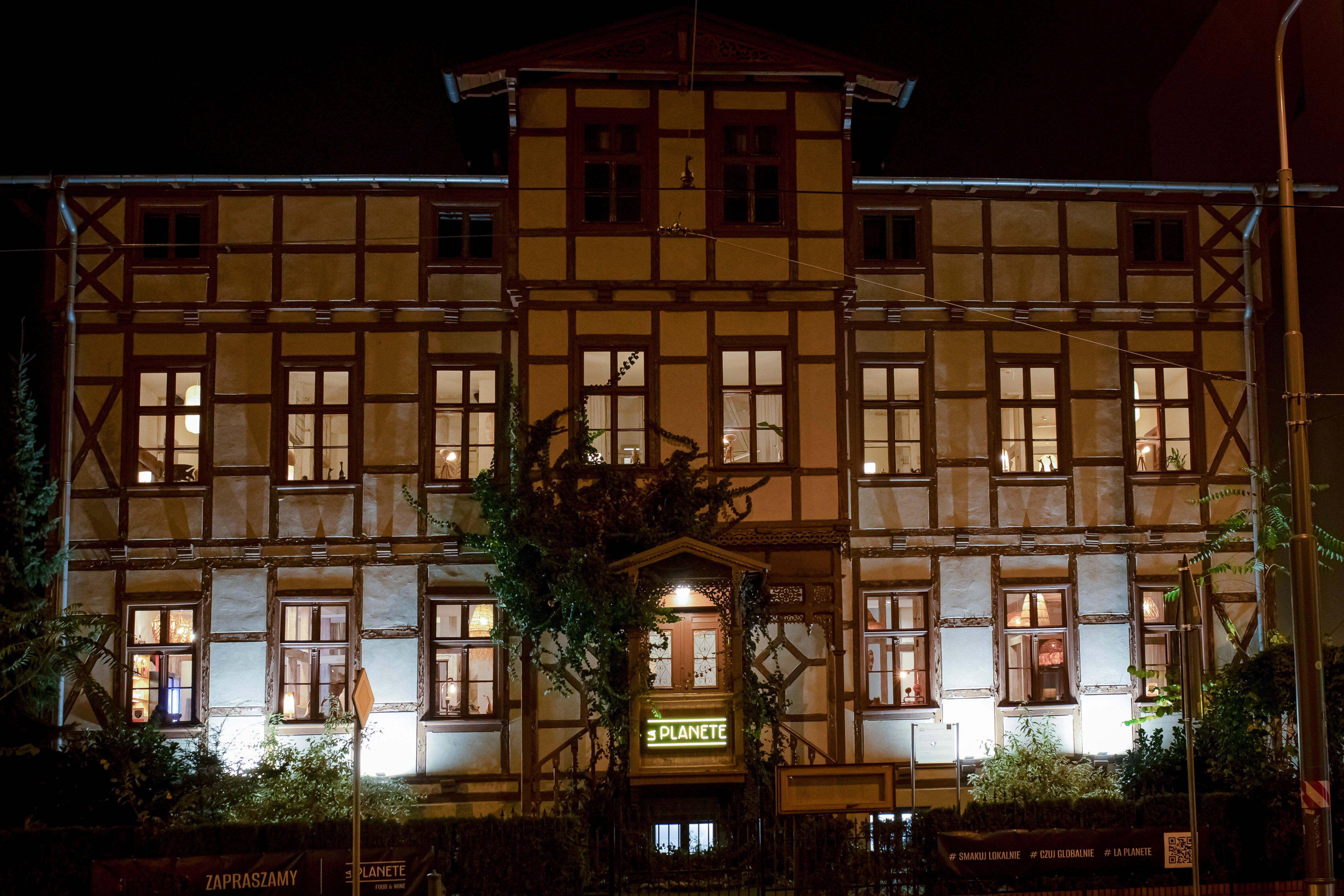 La Planete Food & Wine