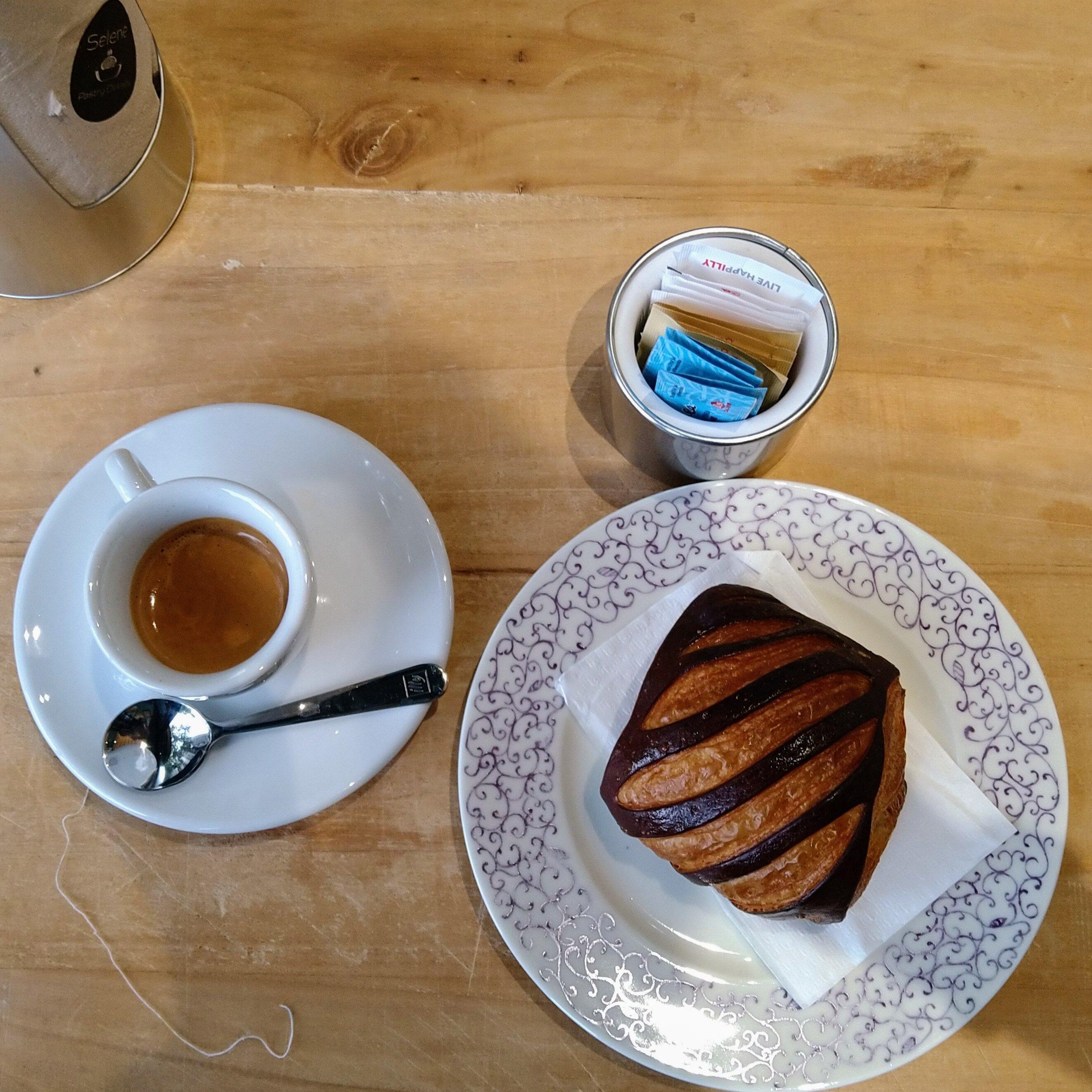 Selene - Pastry Details