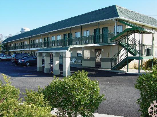 Garden Inn & Suites