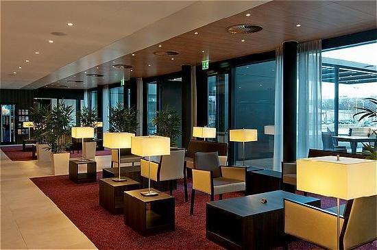 Holiday Inn Express Zürich Airport, an IHG hotel