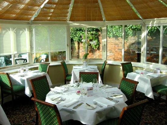 Conservatory Restaurant @ Boxmoor Lodge