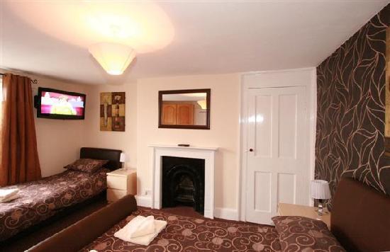 Central Hotel Cheltenham by Roomsbooked