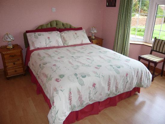 Hollow Stream Bed & Breakfast